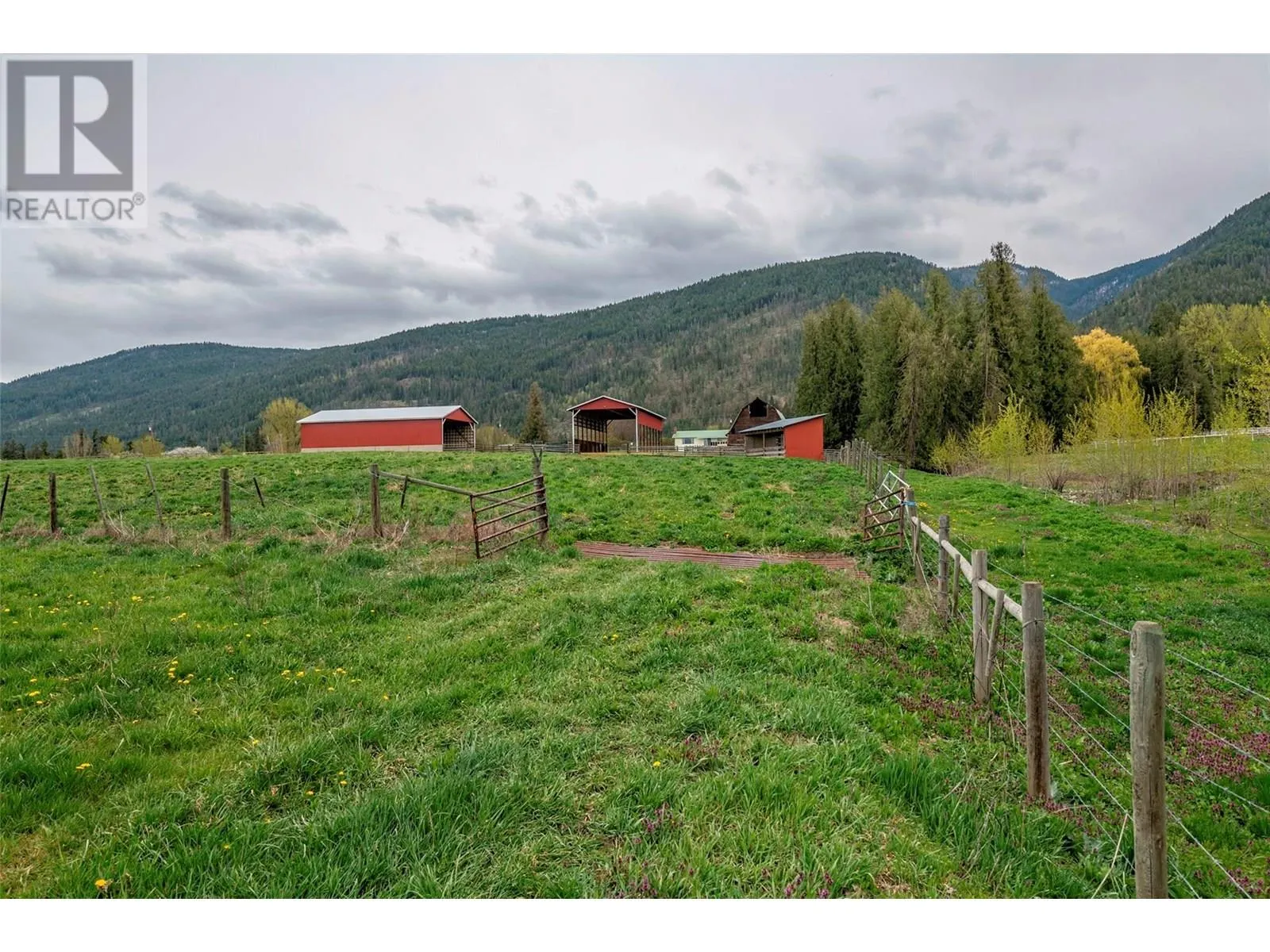 1121 Mountain View Road