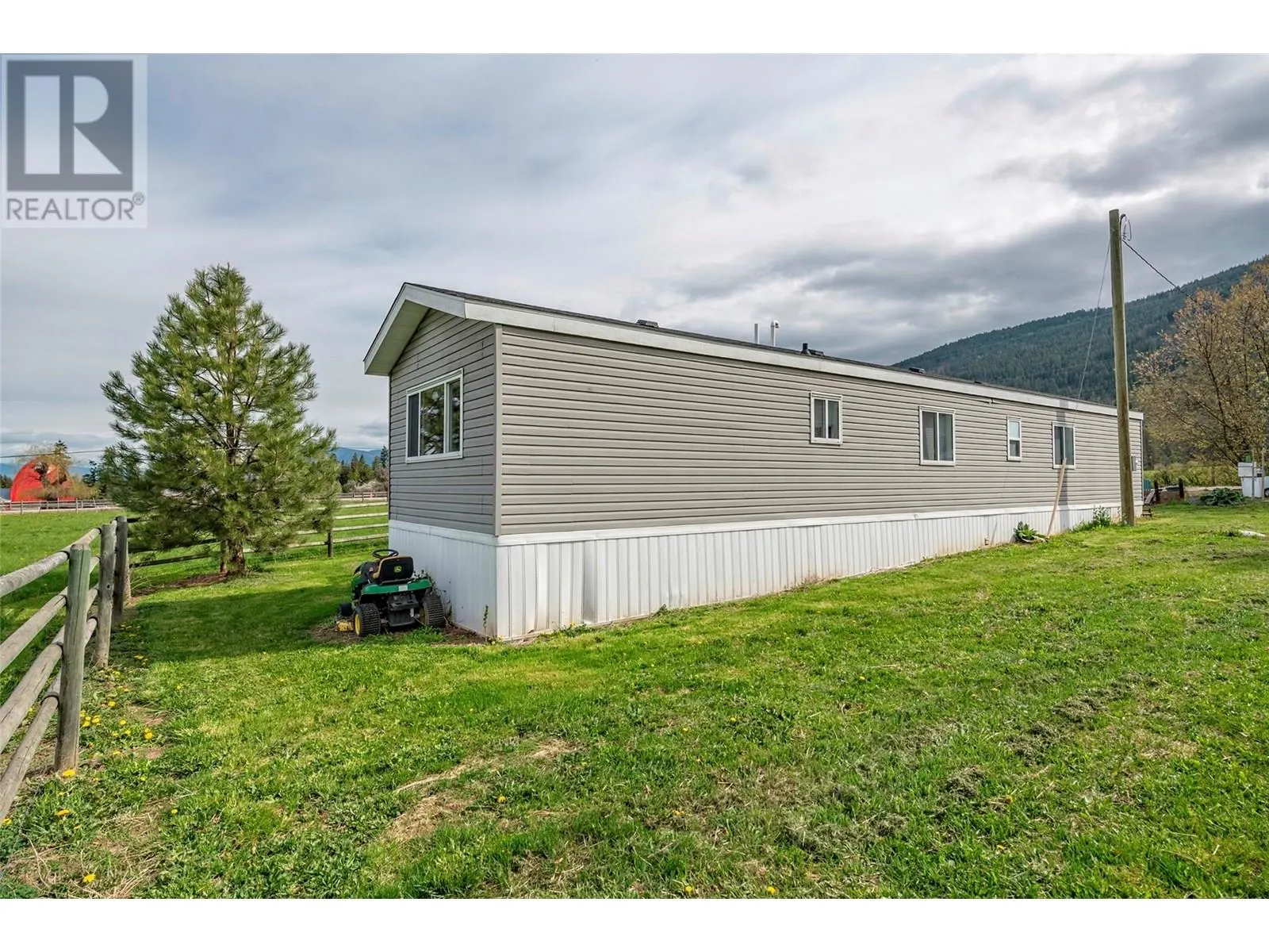 1121 Mountain View Road