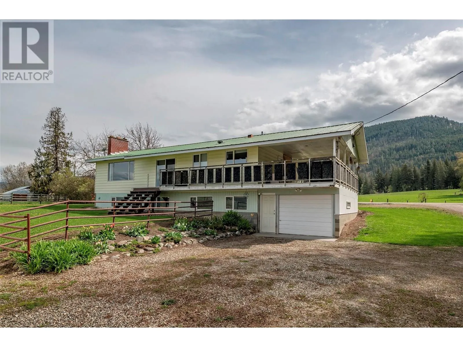 1121 Mountain View Road