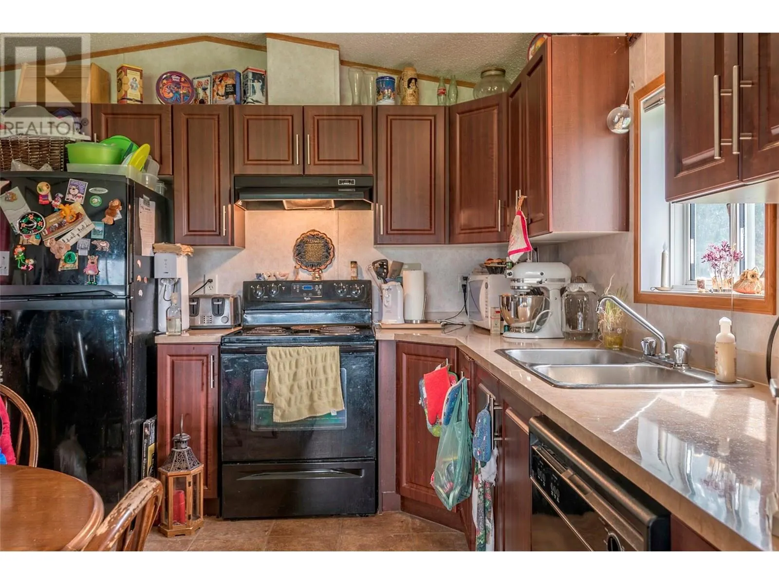 1121 Mountain View Road