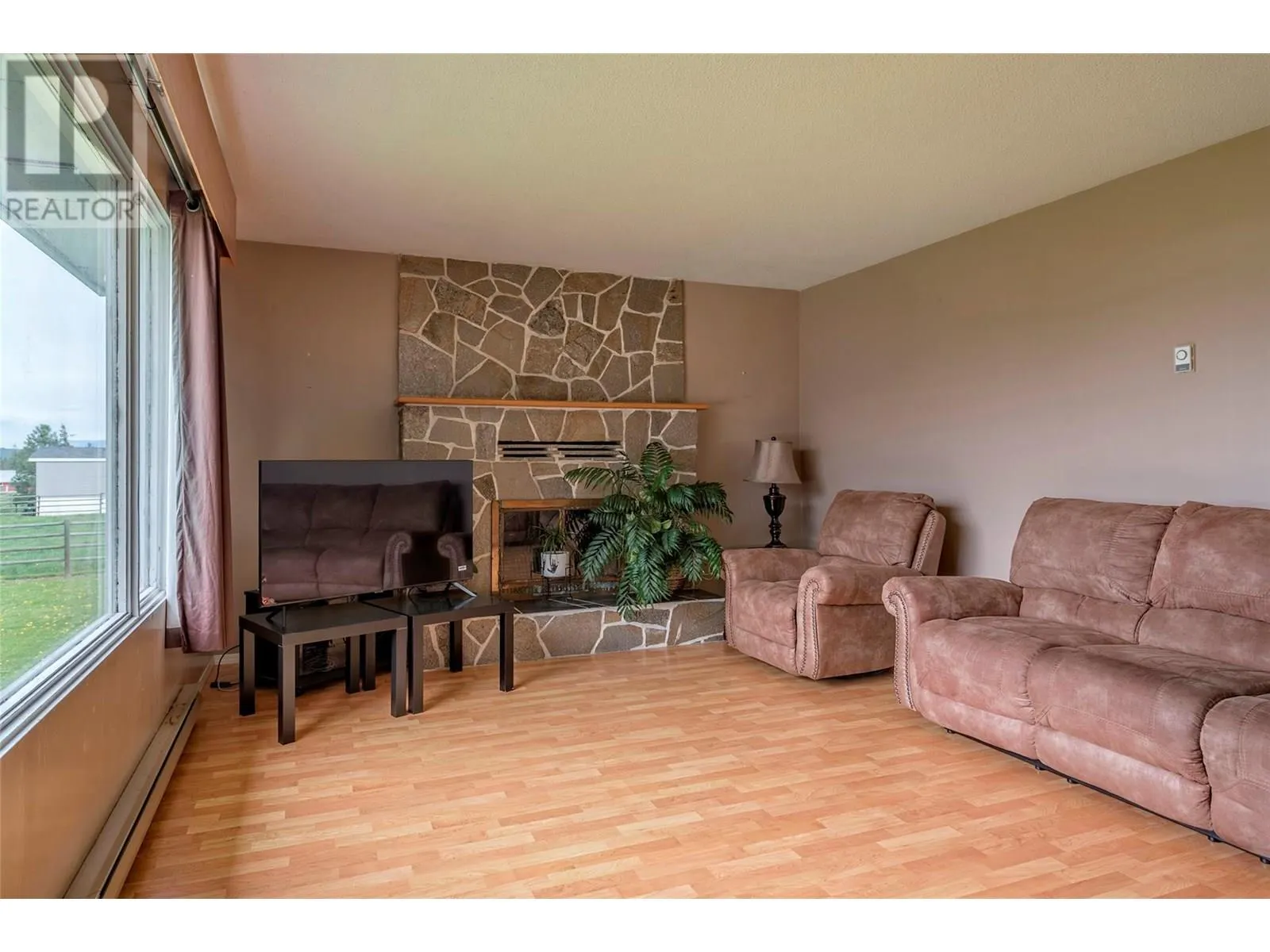 1121 Mountain View Road