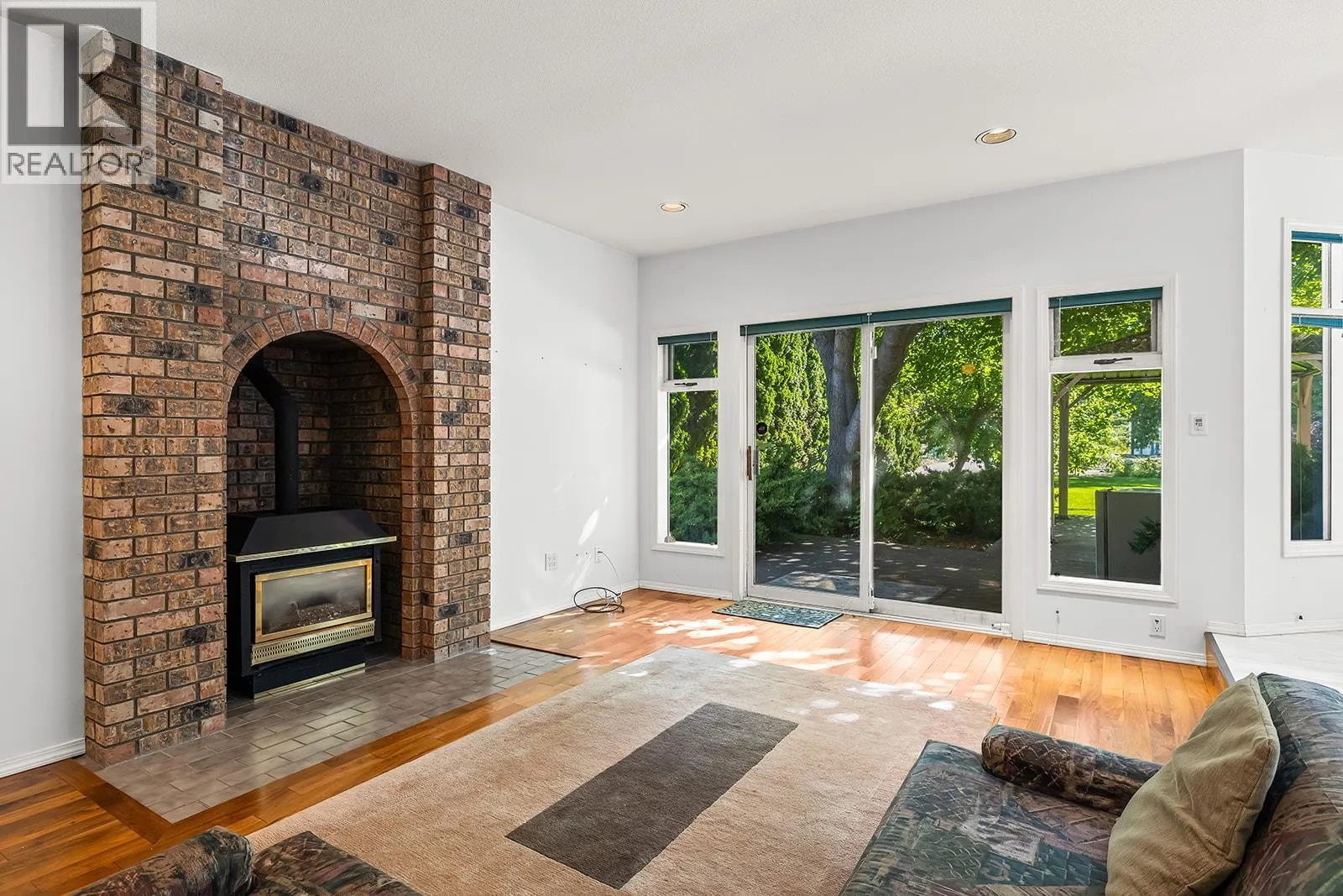 2595 MAQUINNA Road