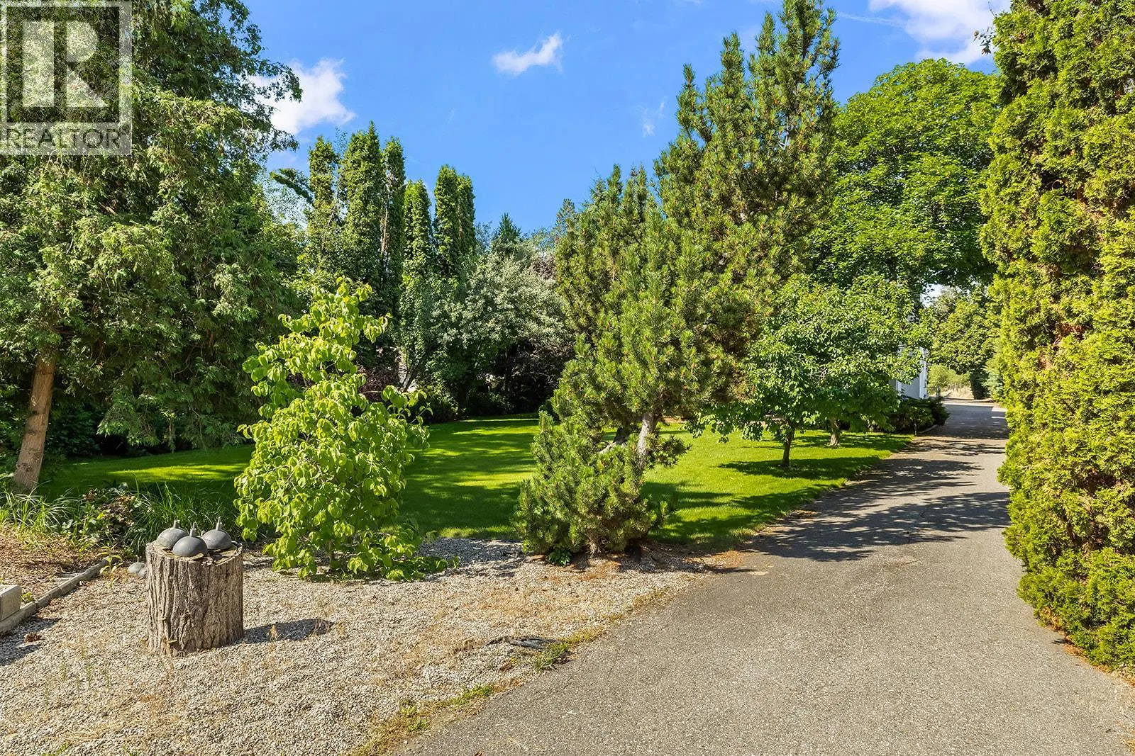 2595 MAQUINNA Road