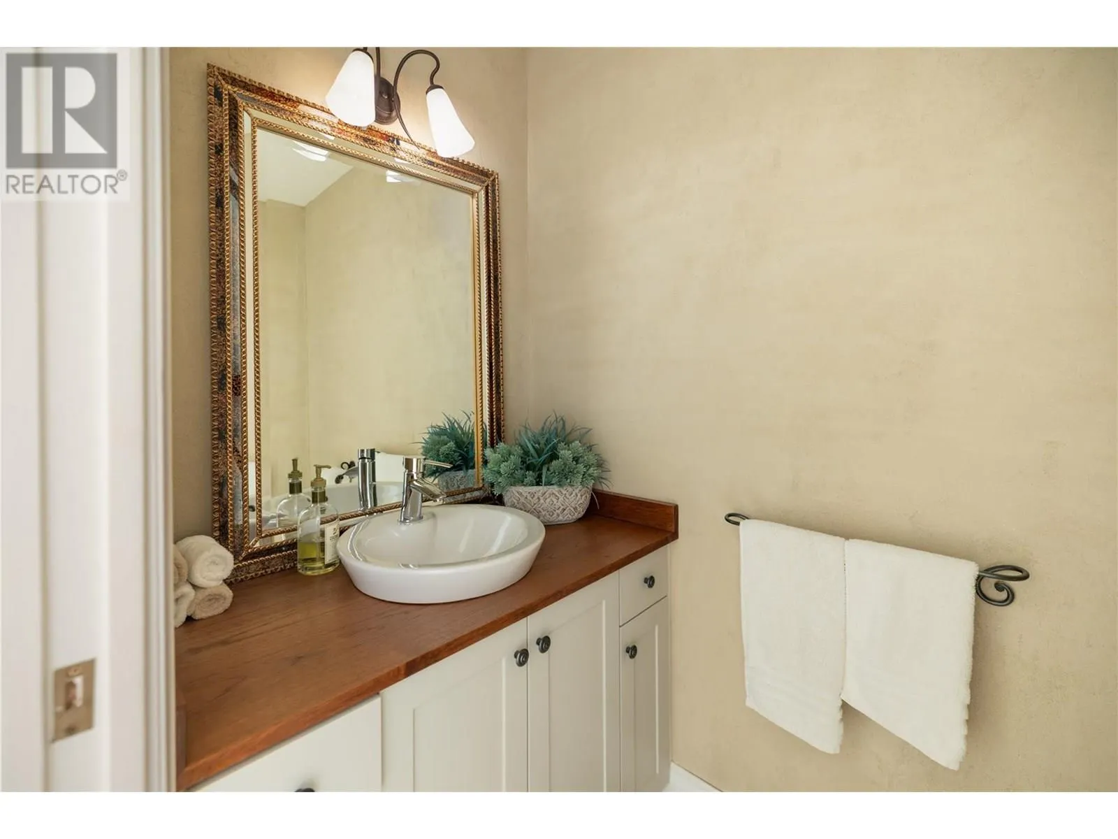 3553 INVERMERE Court
