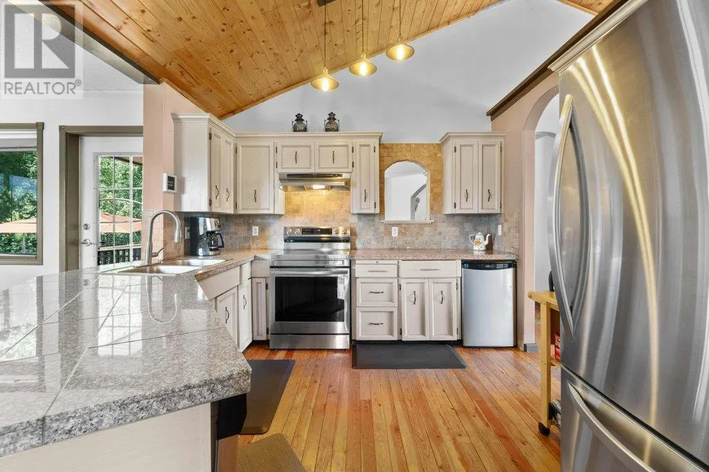 627 Grandview Bench Road SE
