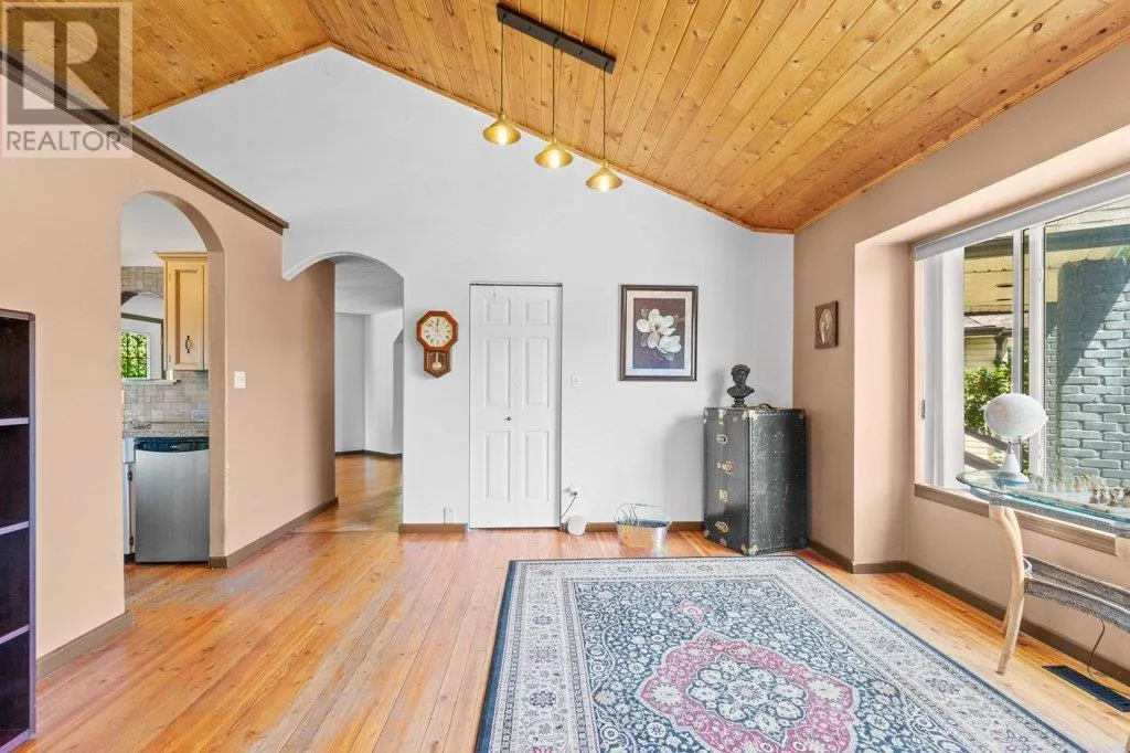 627 Grandview Bench Road SE