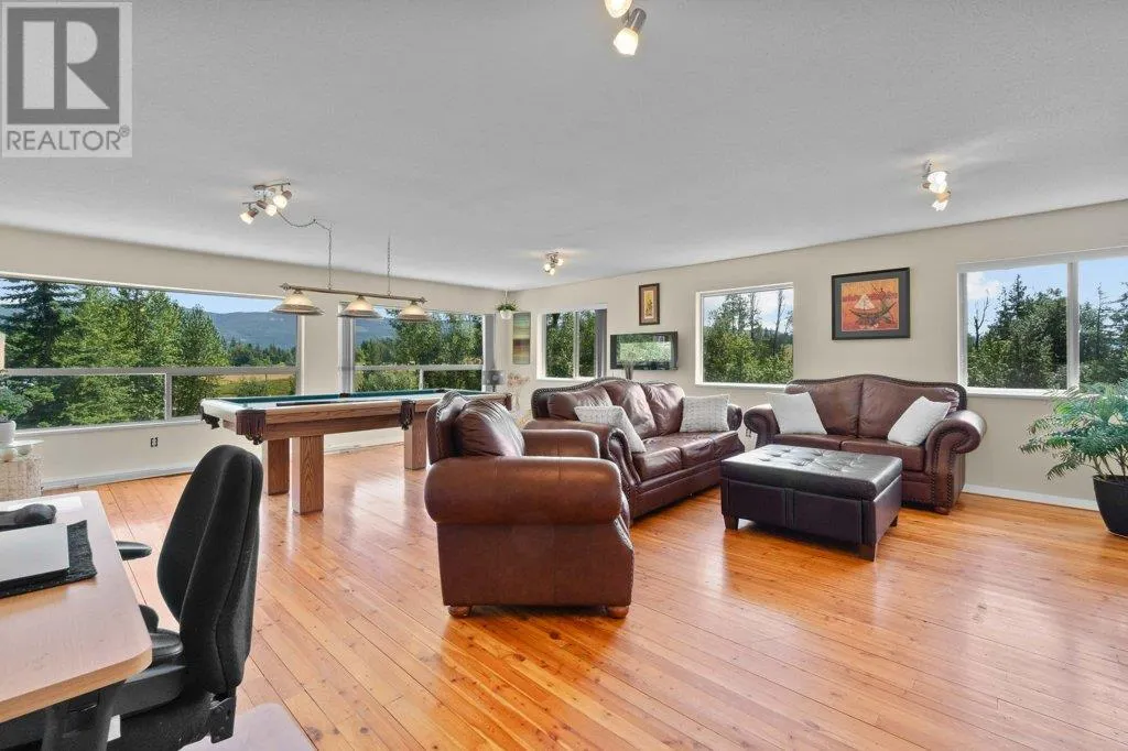 627 Grandview Bench Road SE