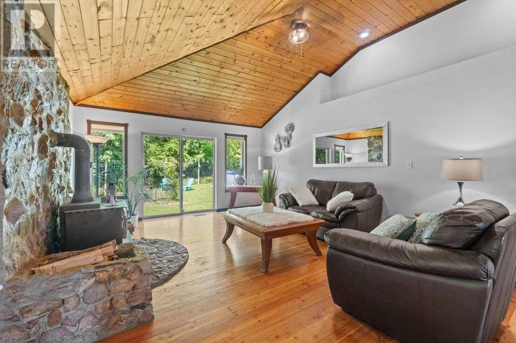 627 Grandview Bench Road SE