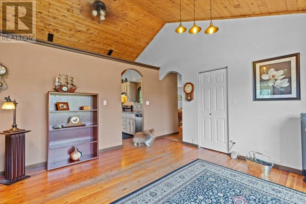 627 Grandview Bench Road SE
