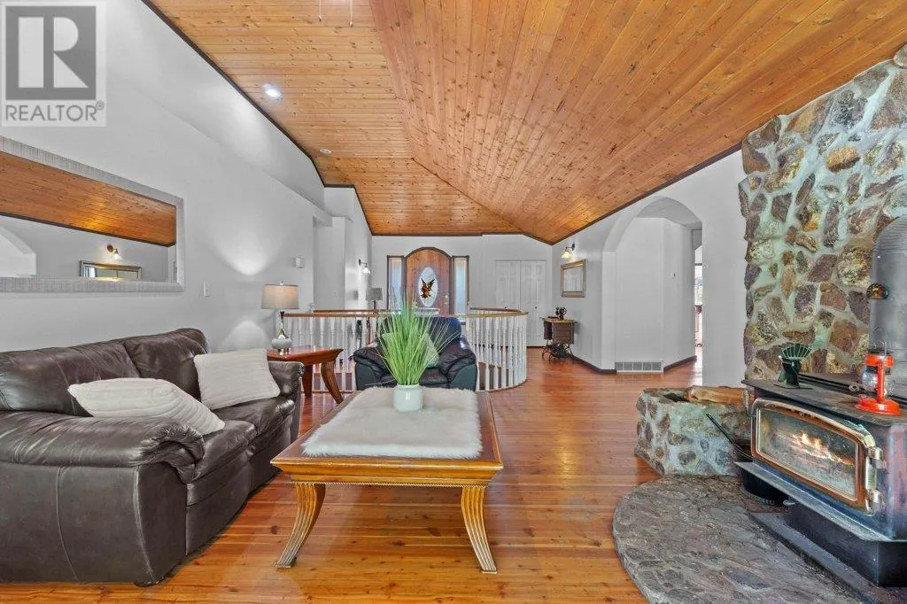 627 Grandview Bench Road SE