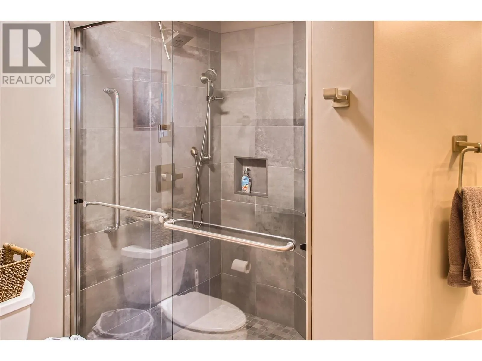 5300 Big White Road Unit# 203B