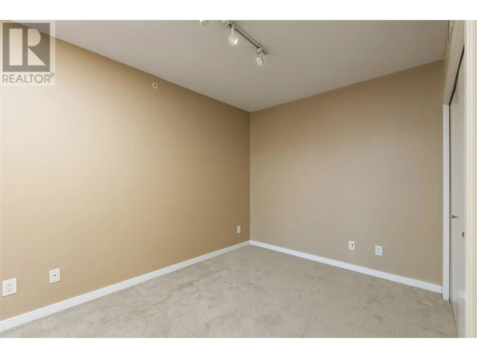 1075 Sunset Drive Unit# 1207