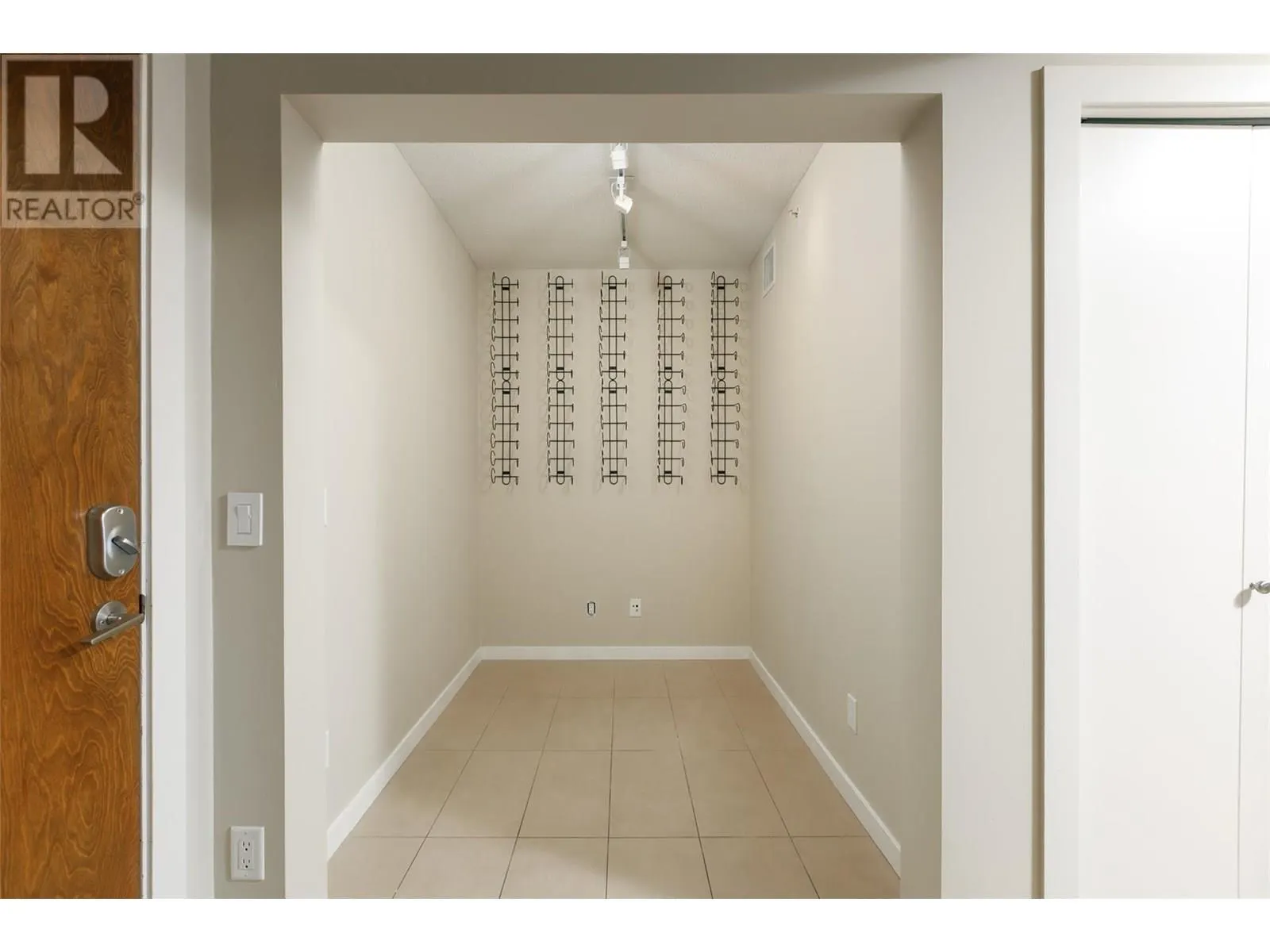 1075 Sunset Drive Unit# 1207