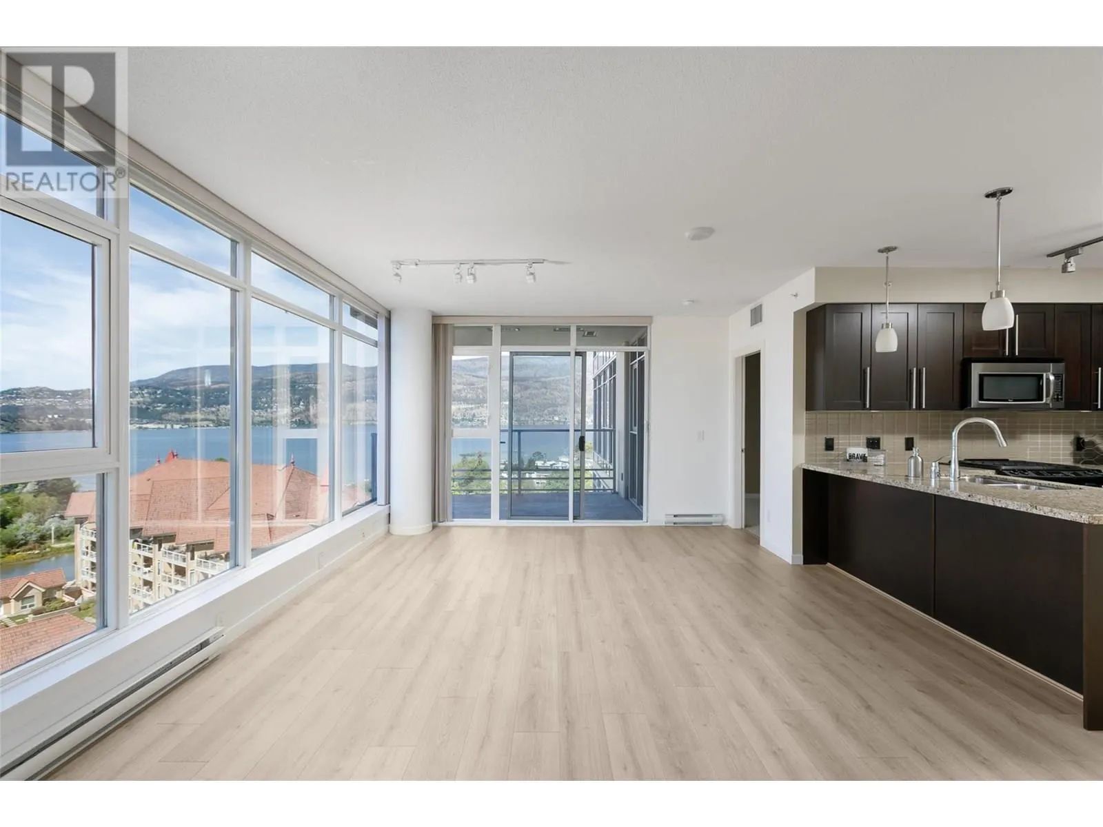 1075 Sunset Drive Unit# 1207