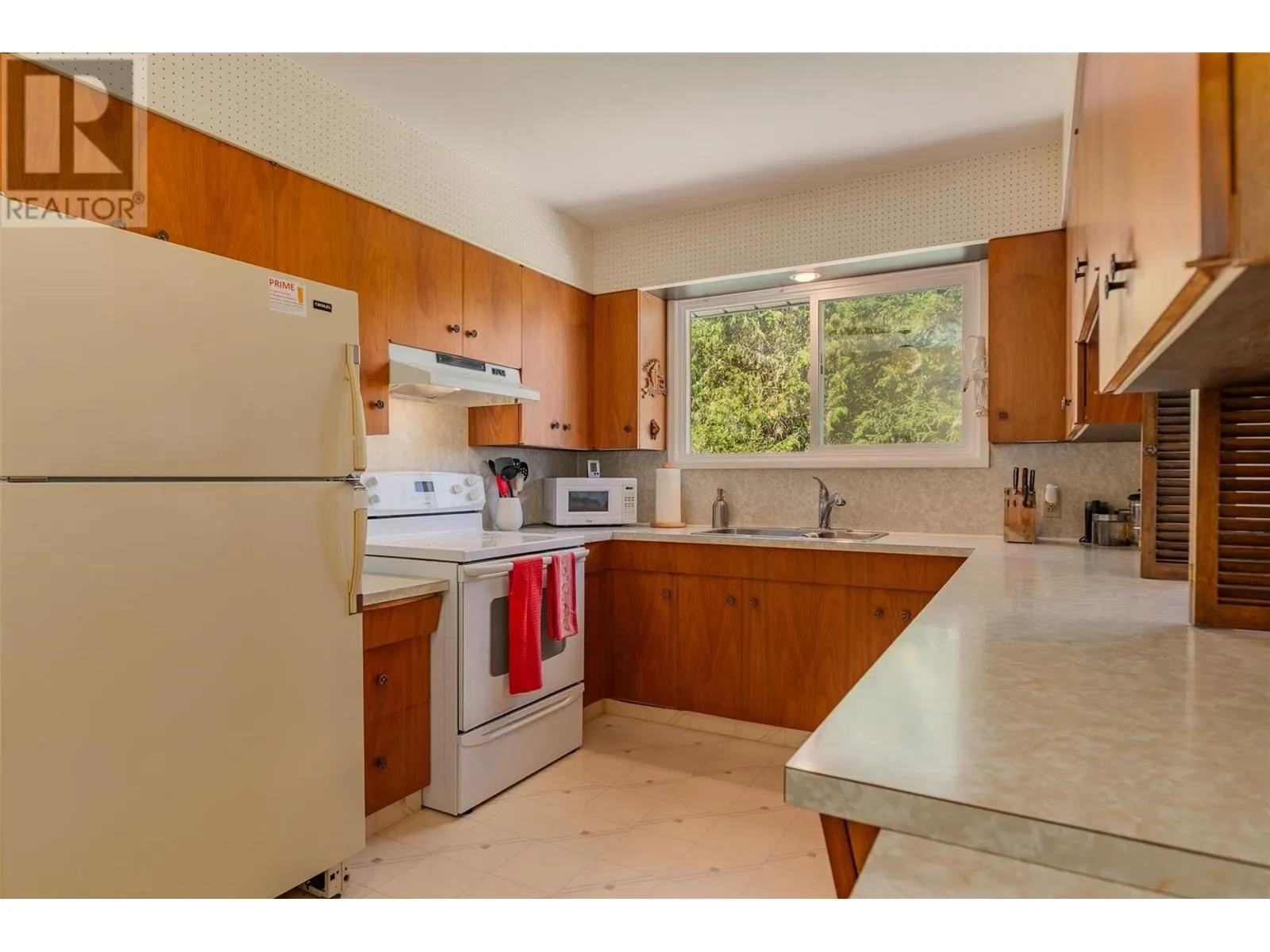 1669 Ridgewood Drive