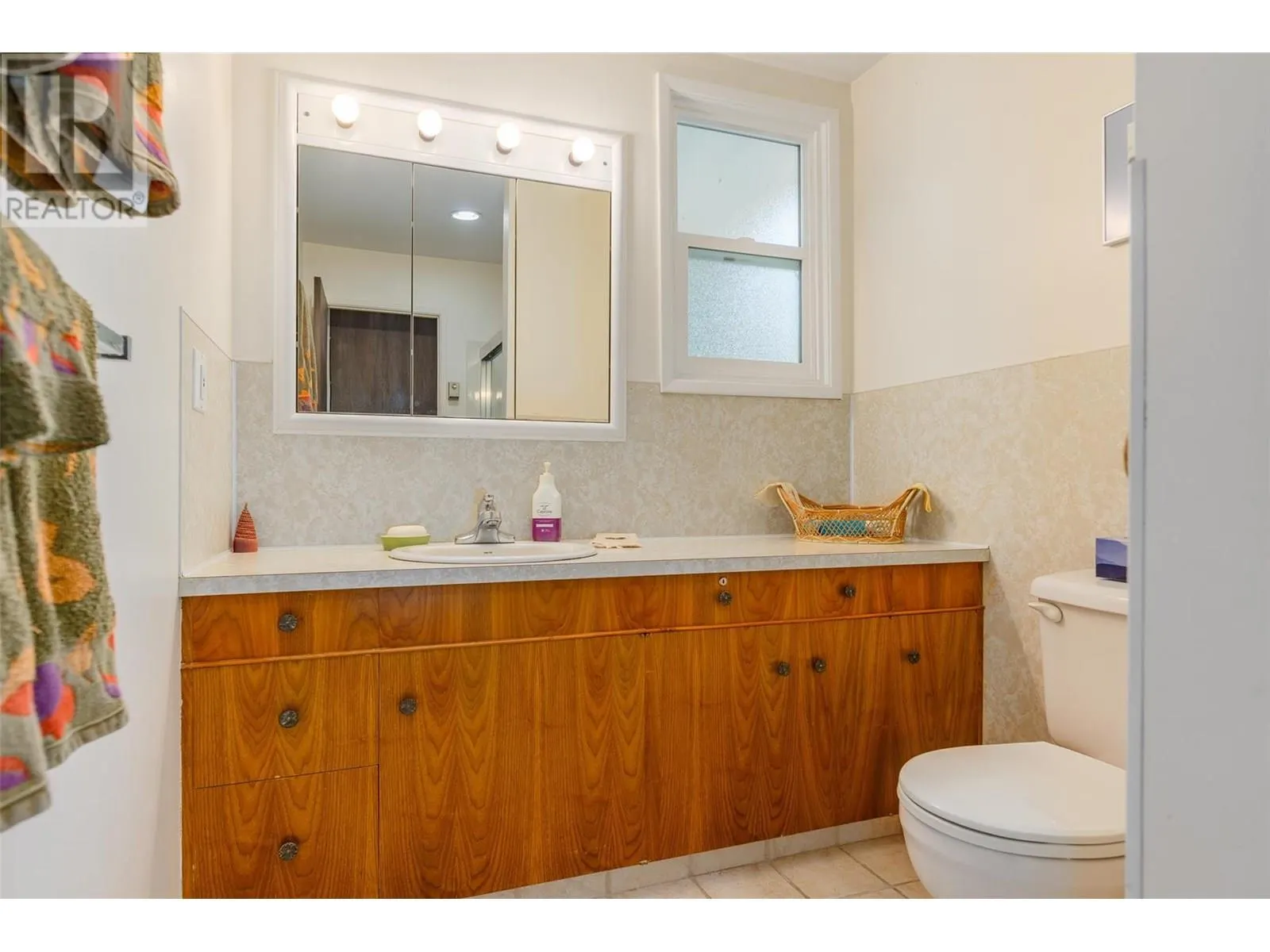 1669 Ridgewood Drive