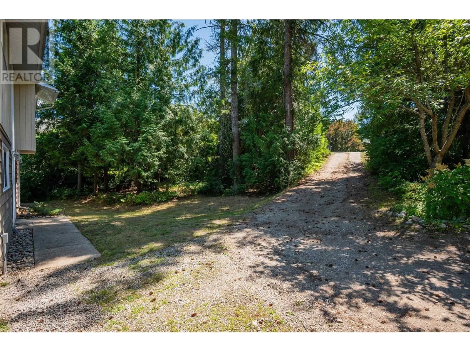 1669 Ridgewood Drive