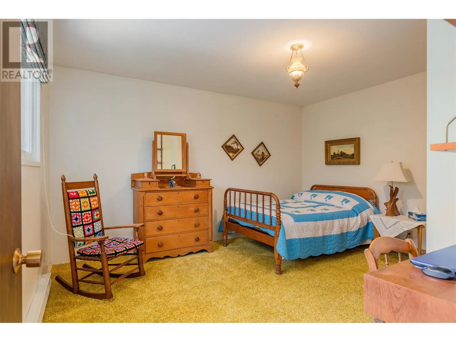 1669 Ridgewood Drive