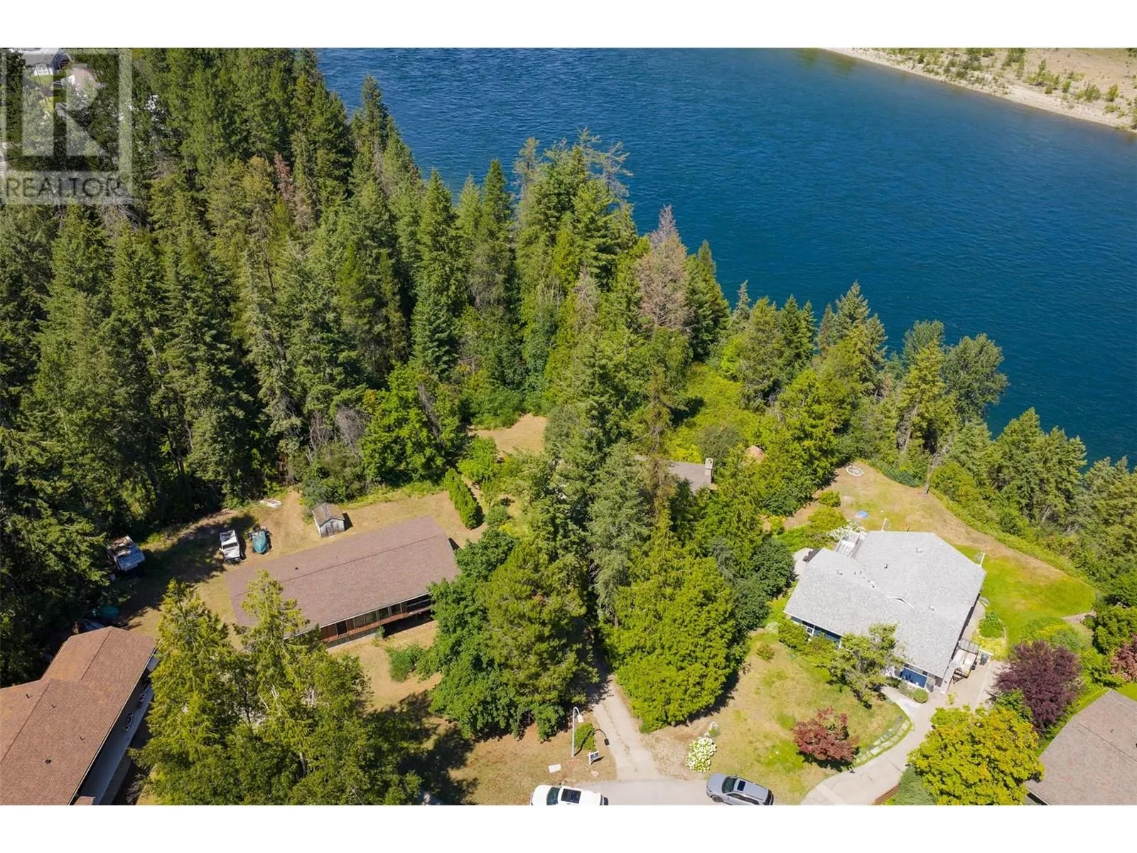 1669 Ridgewood Drive