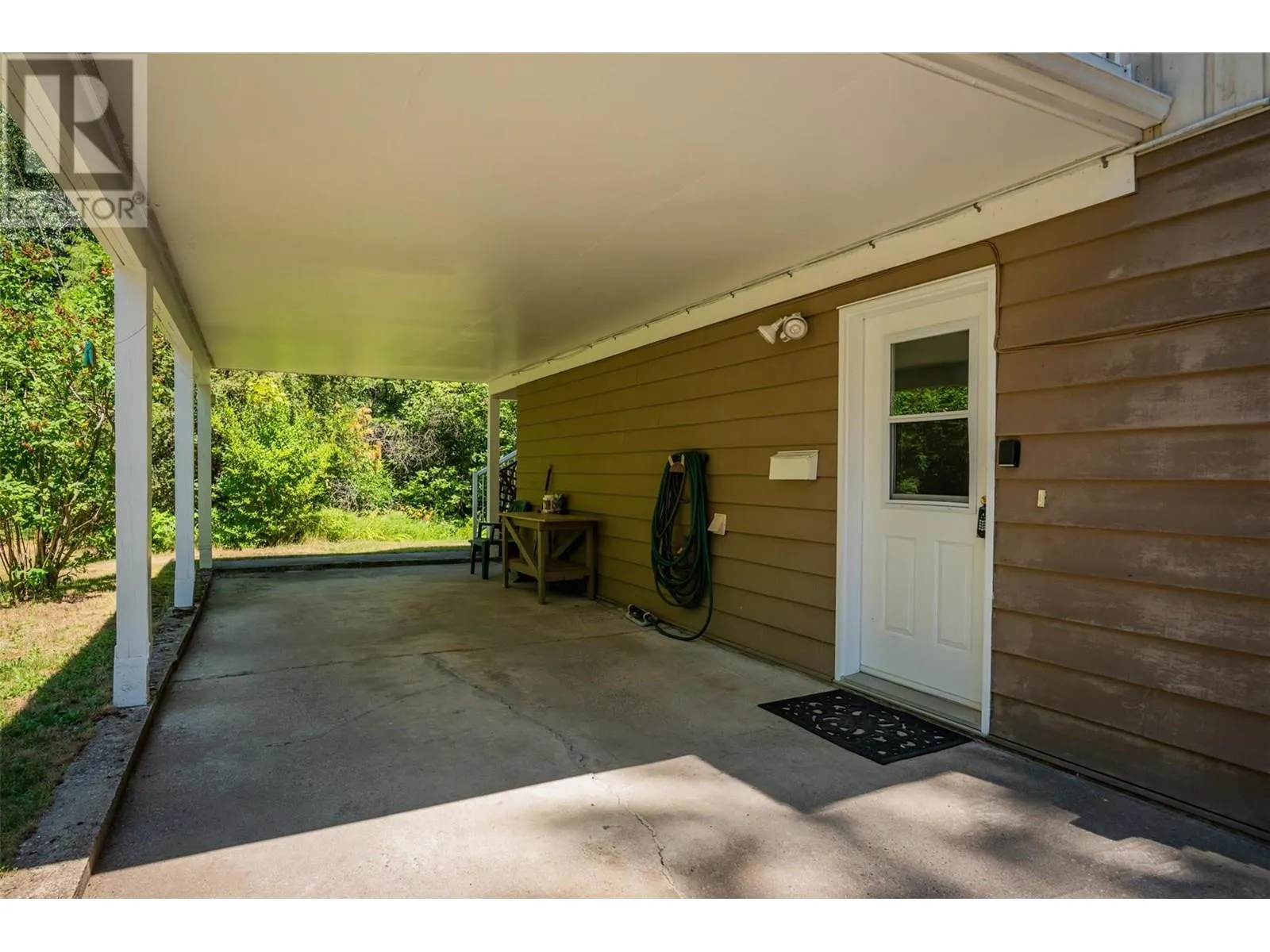 1669 Ridgewood Drive