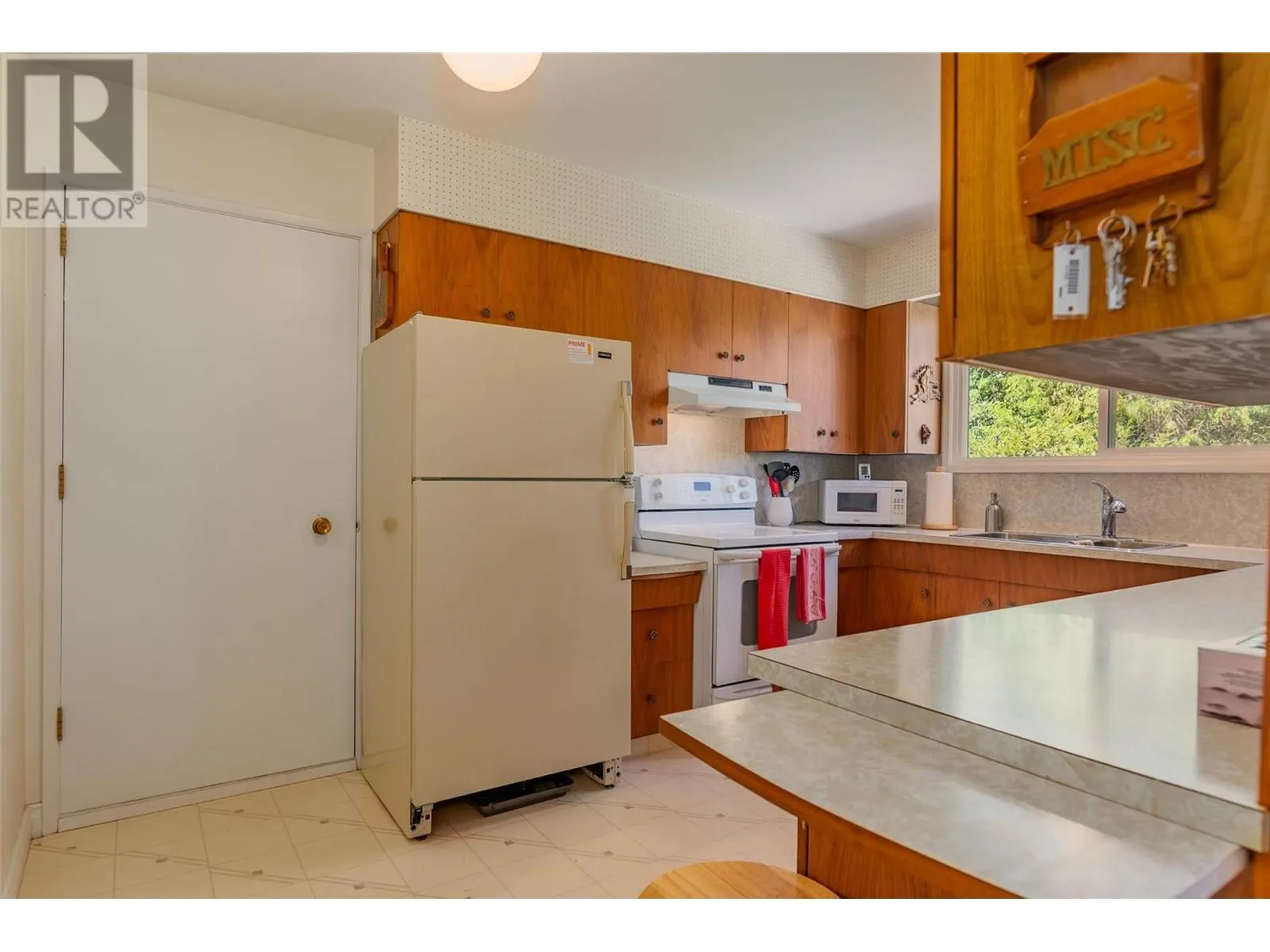 1669 Ridgewood Drive
