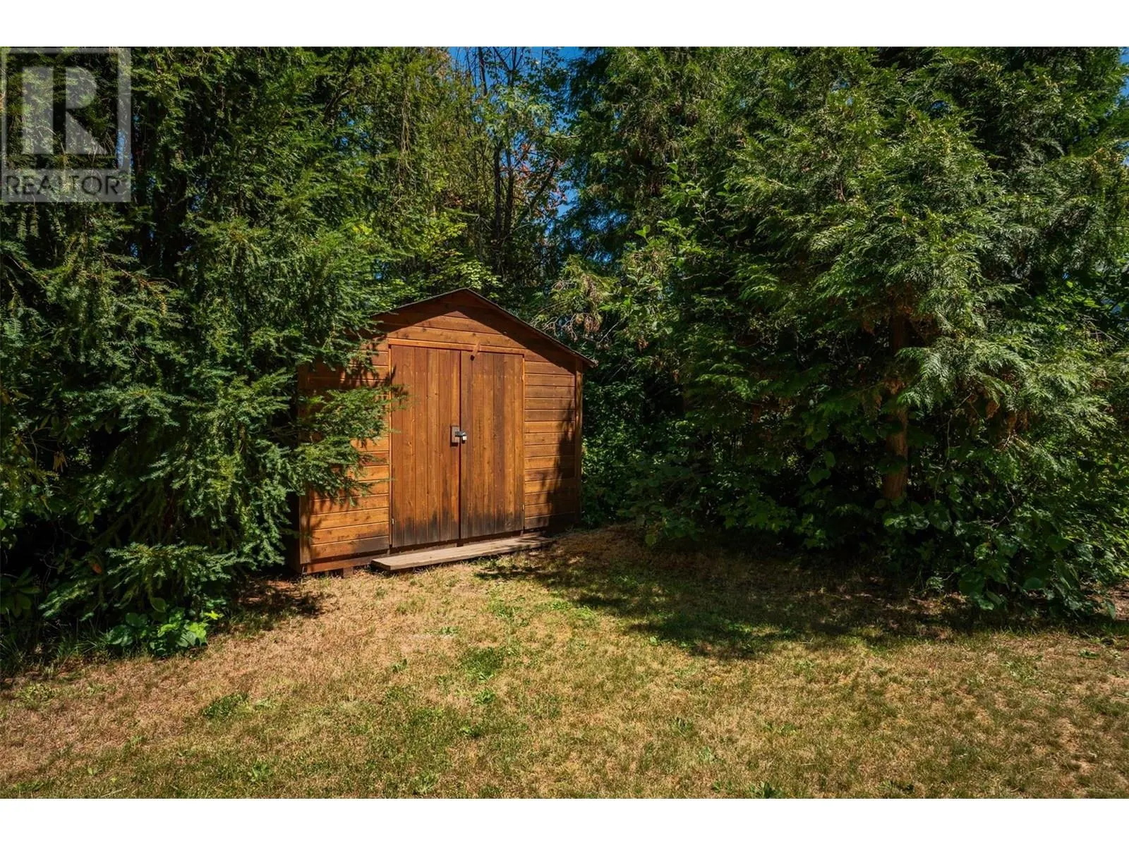 1669 Ridgewood Drive