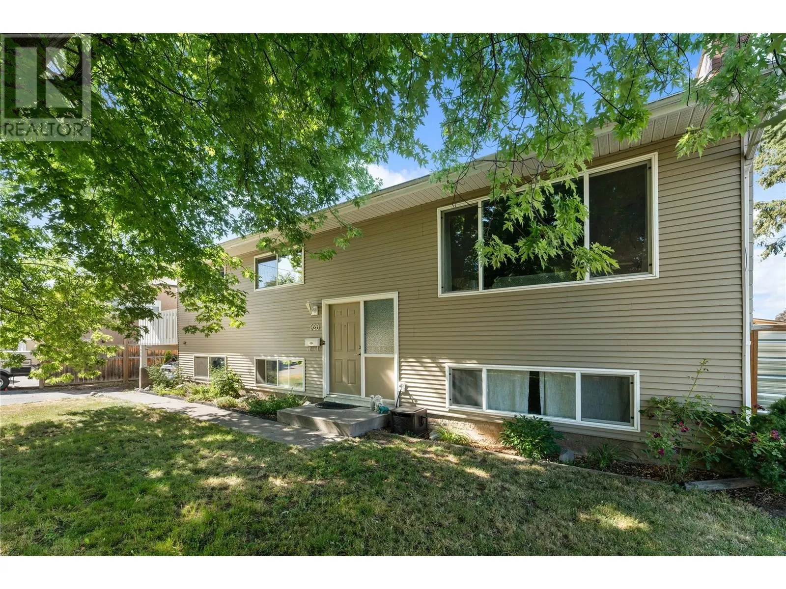 920 Belgo Road