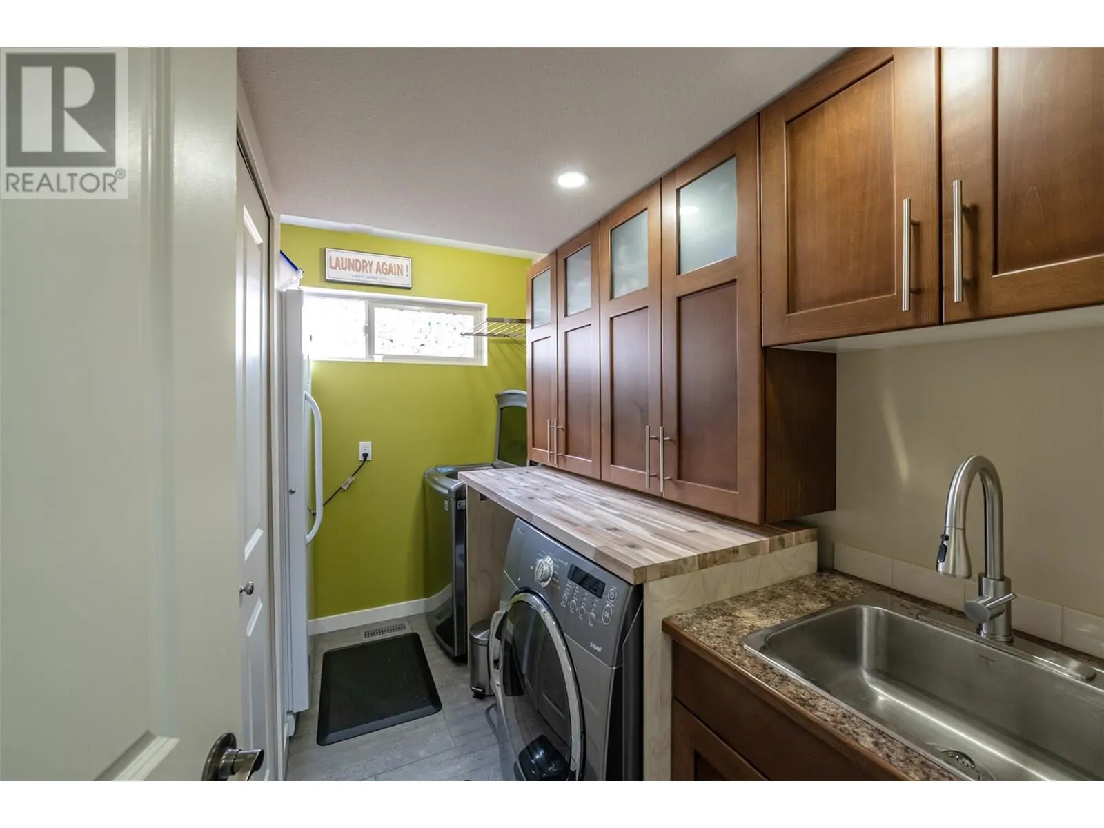 108 CHARDONNAY Court
