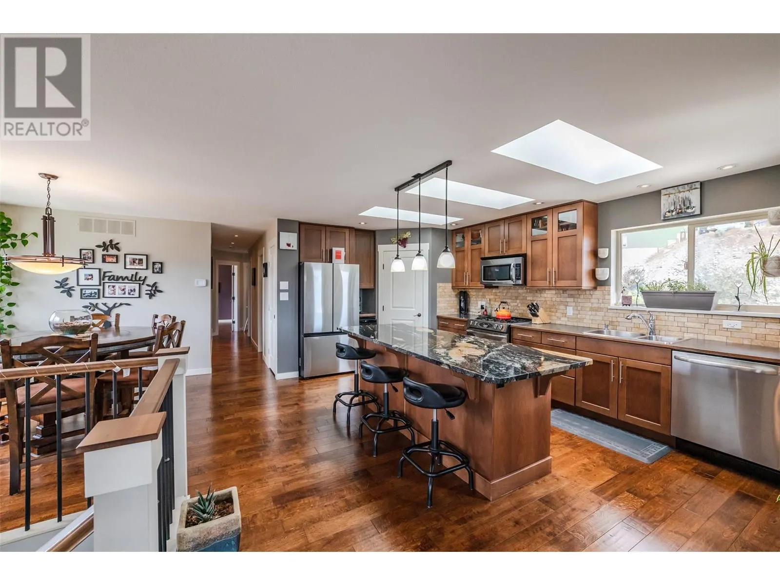 108 CHARDONNAY Court