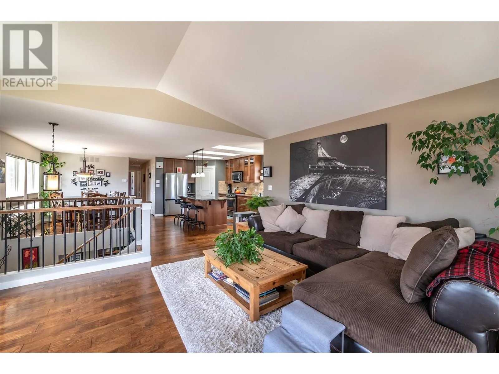 108 CHARDONNAY Court