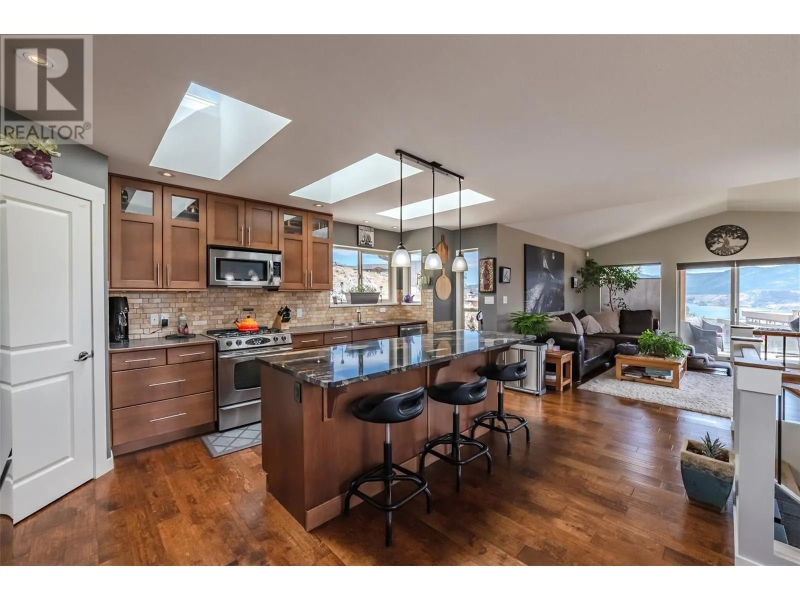 108 CHARDONNAY Court