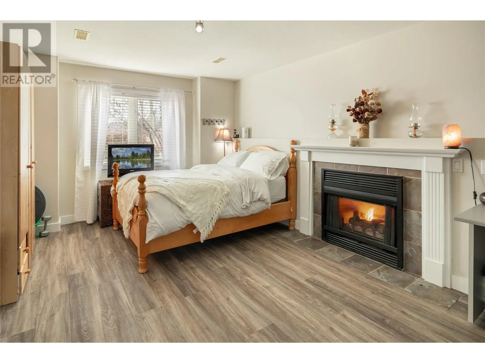 1068 Caledonia Way