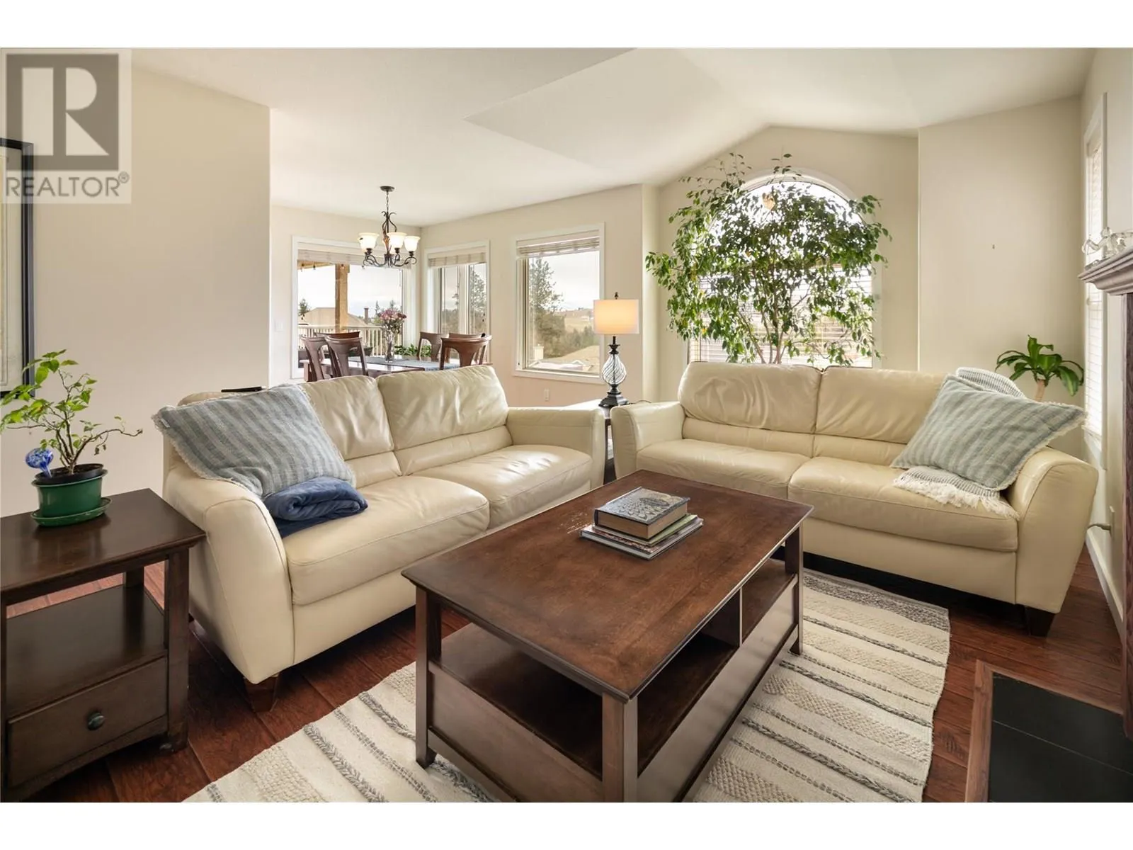 1068 Caledonia Way