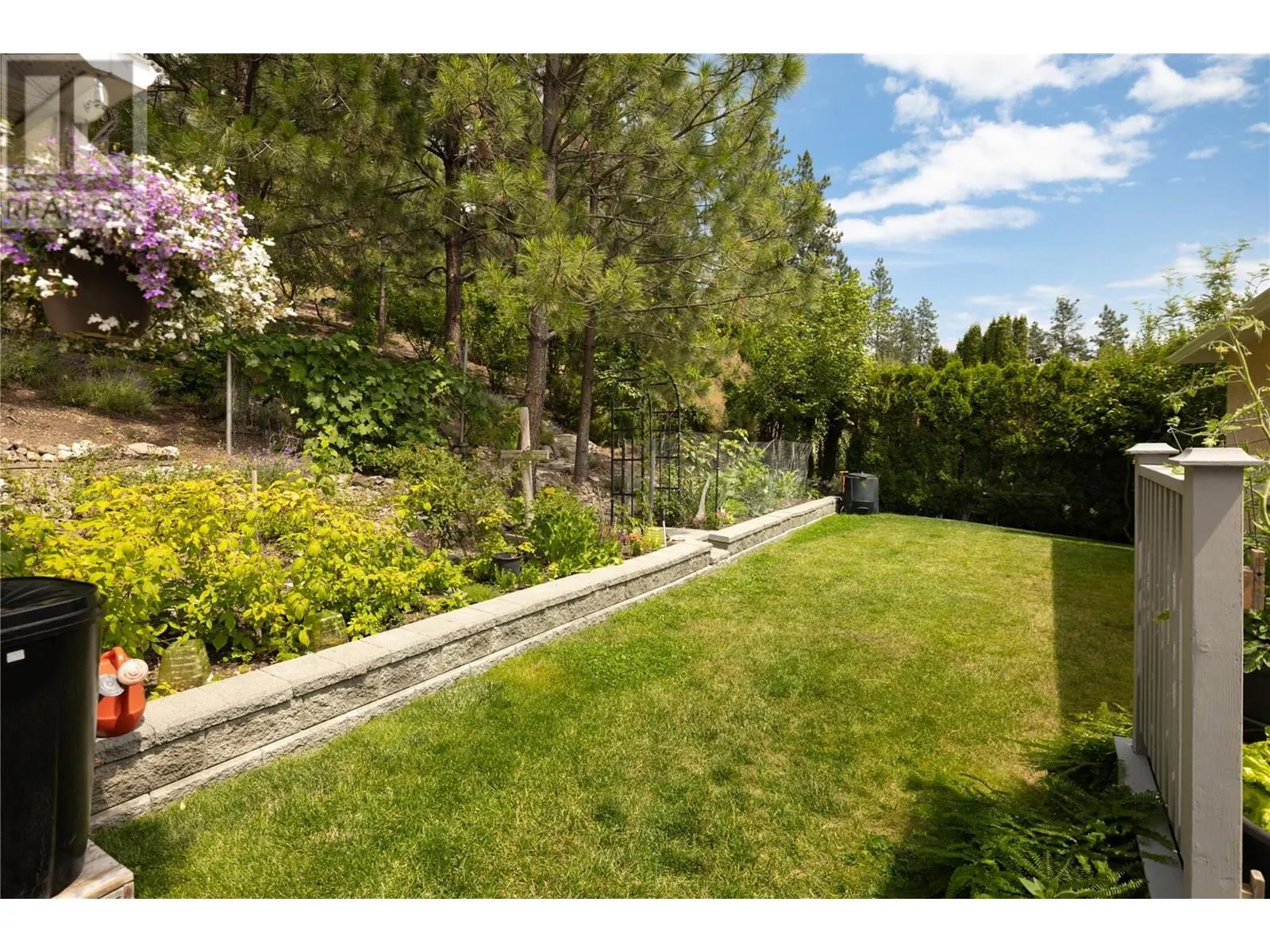 1068 Caledonia Way