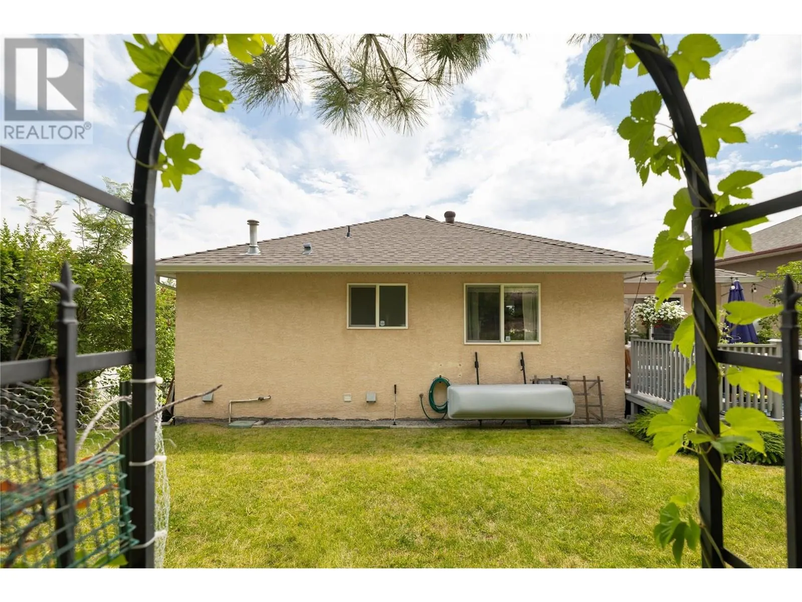1068 Caledonia Way