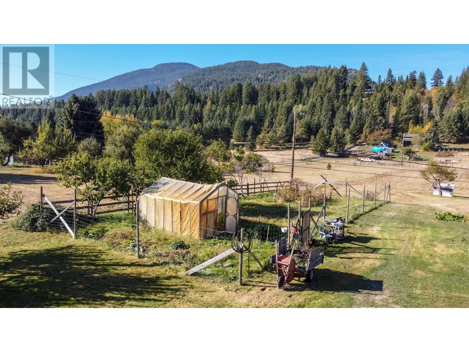 2697 SHOREACRES Road