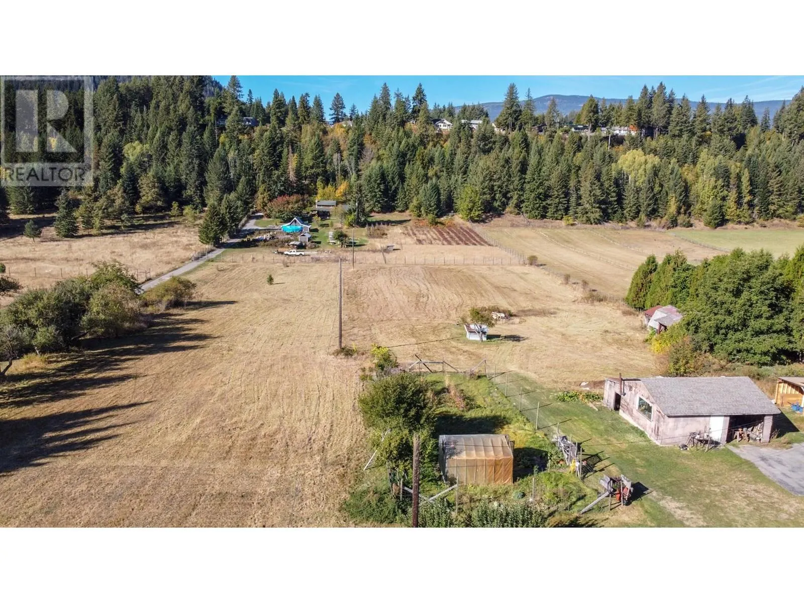 2697 SHOREACRES Road