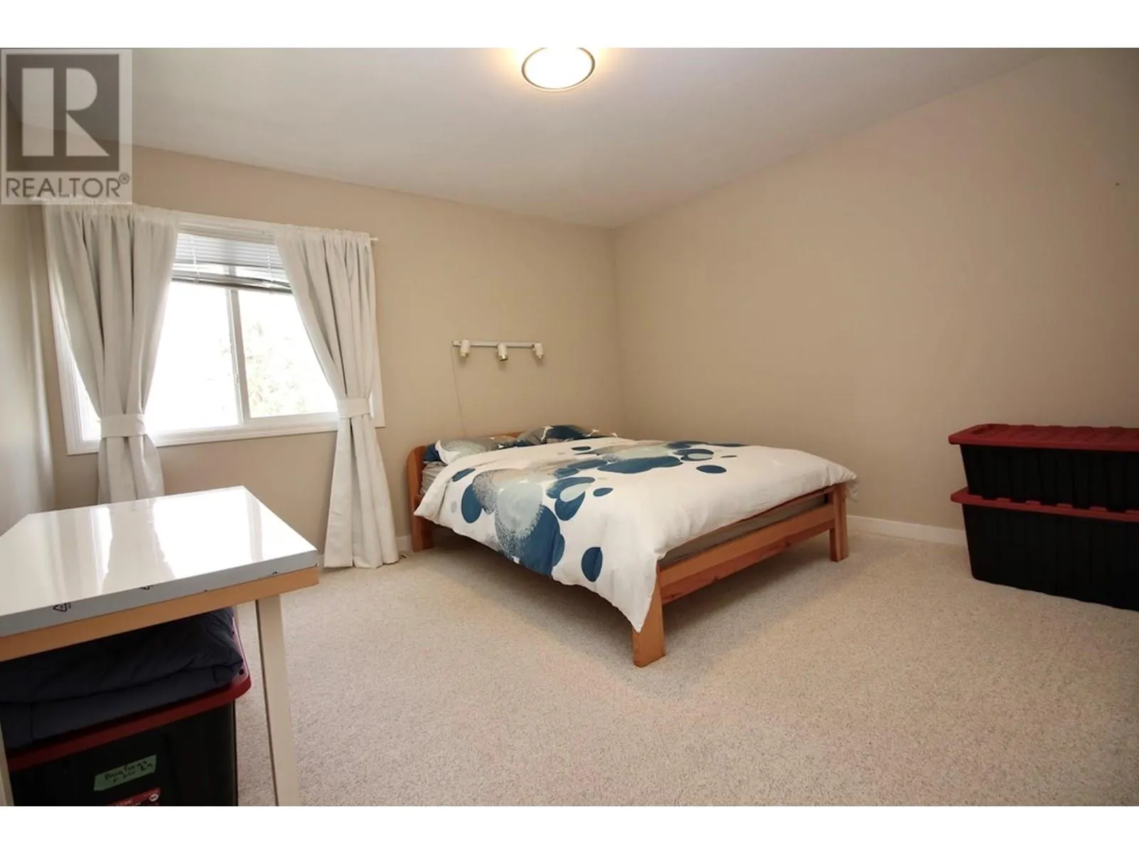 324 Clifton Road N