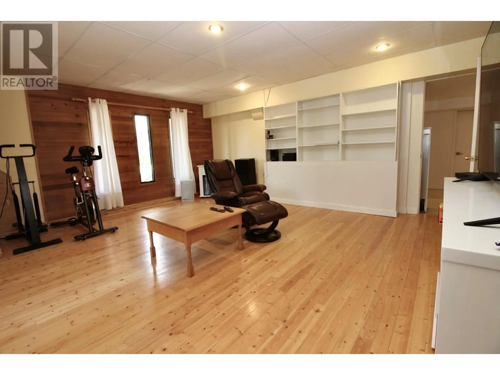324 Clifton Road N