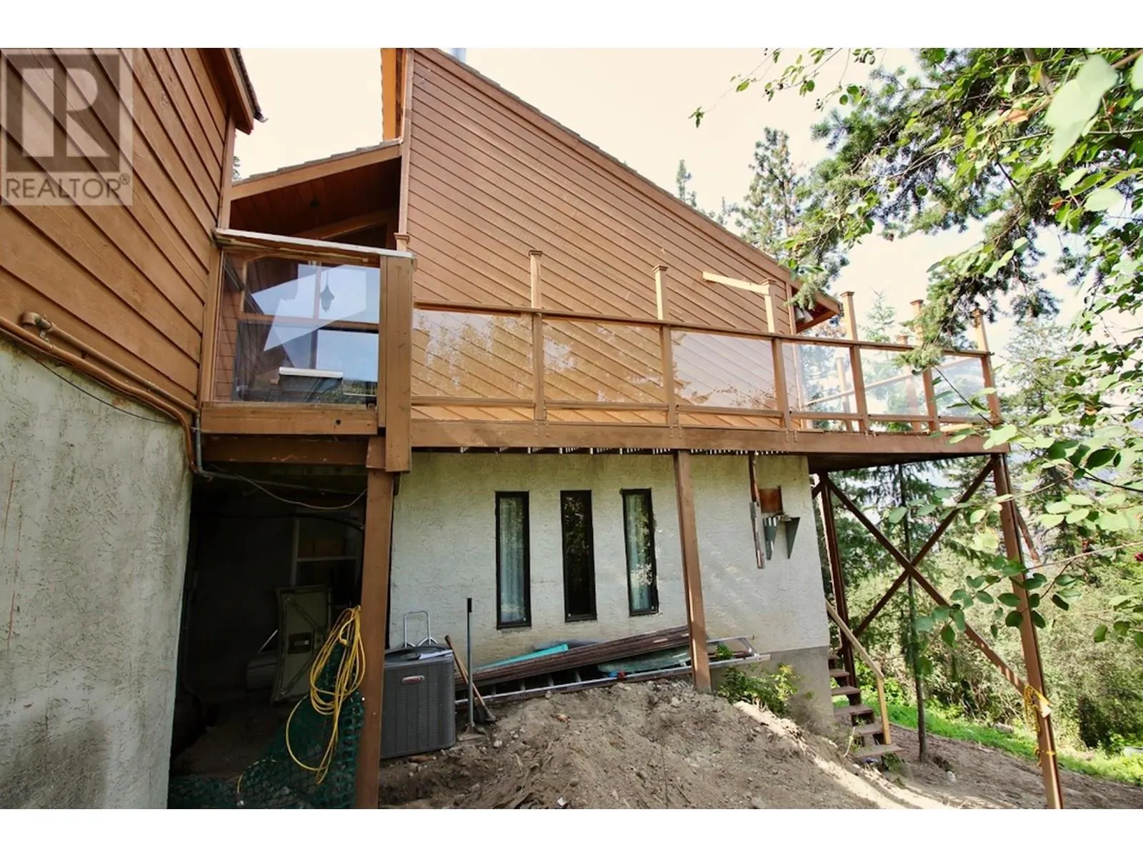 324 Clifton Road N