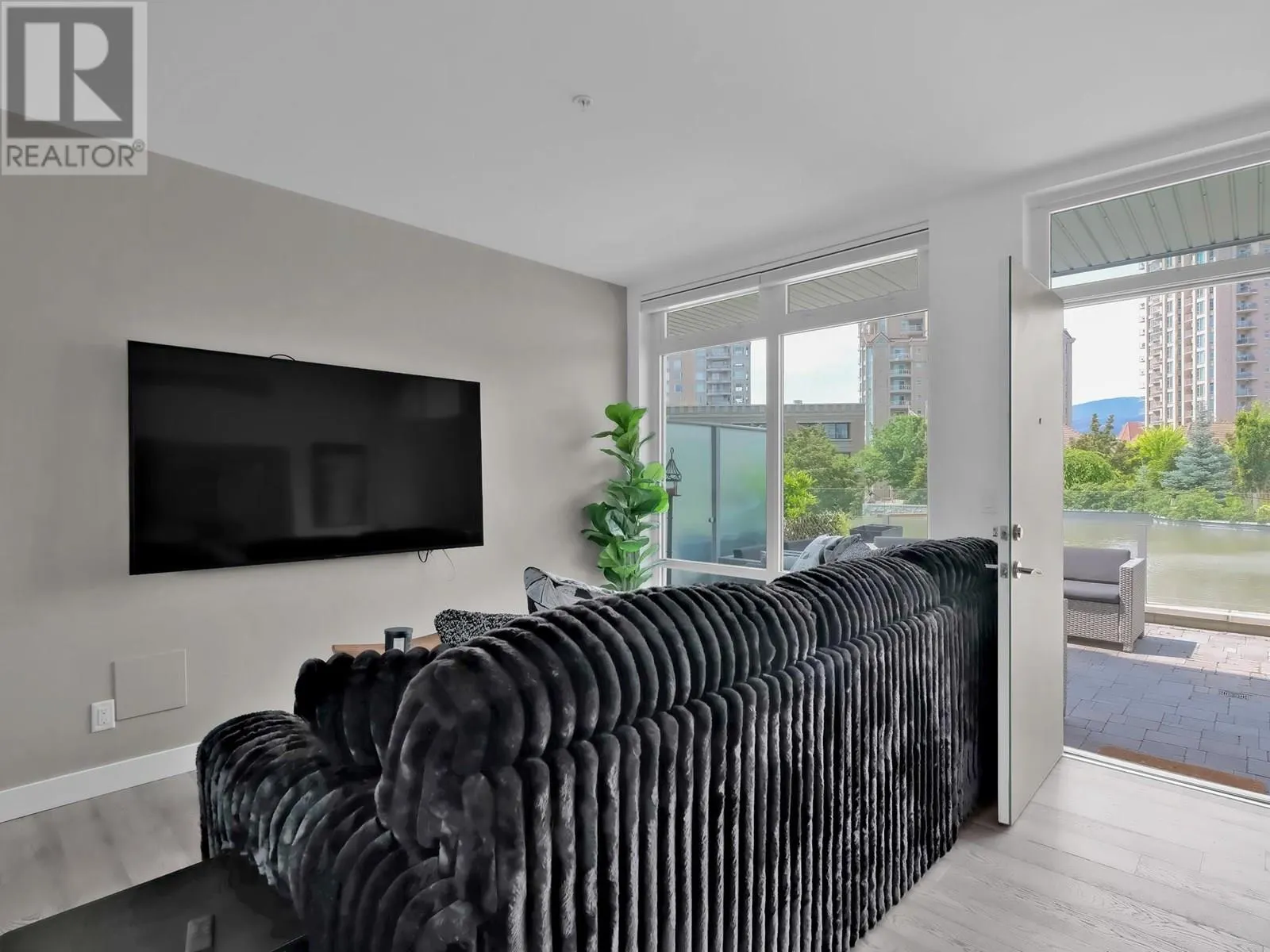 1151 Sunset Drive Unit# 106