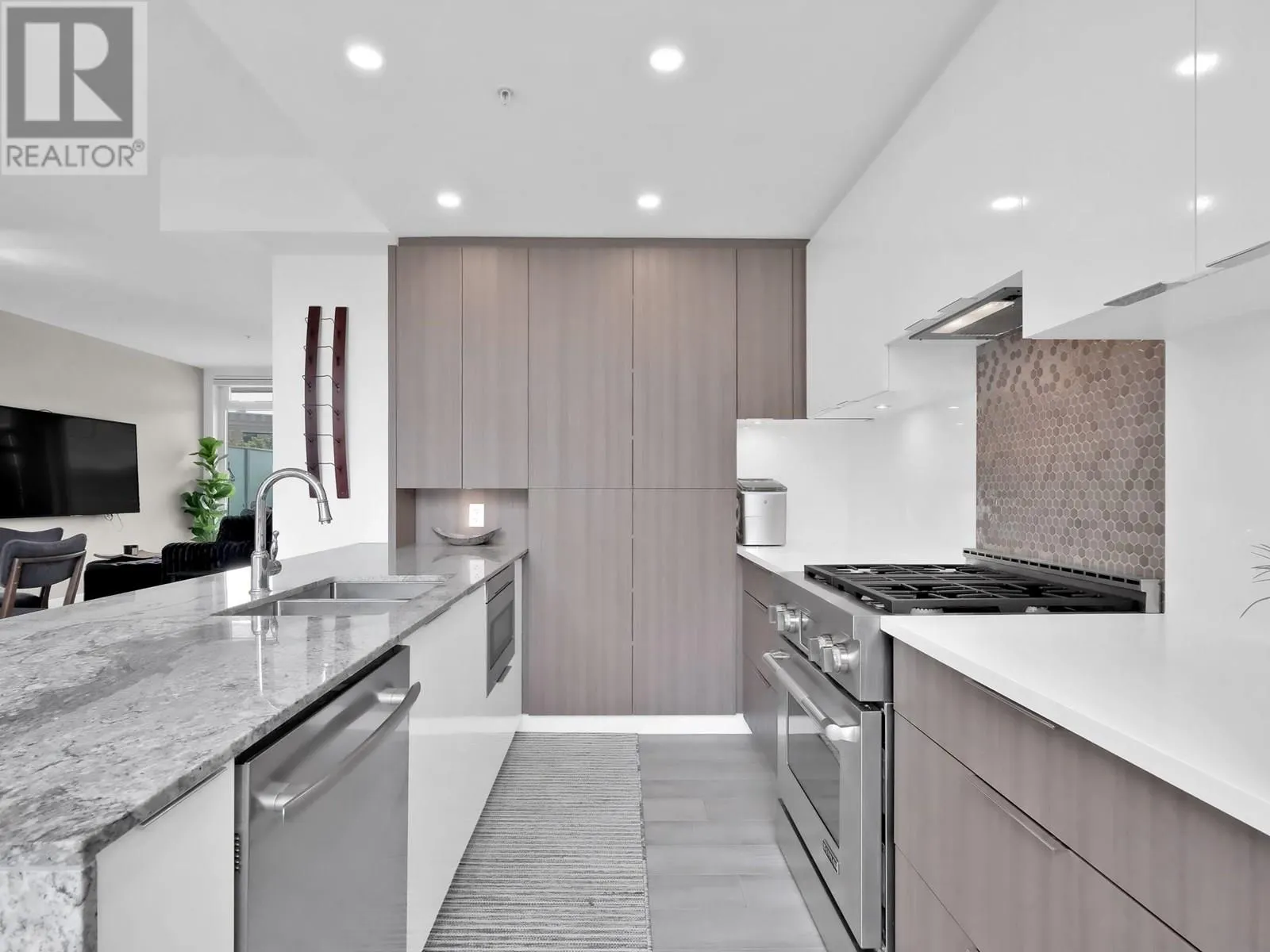 1151 Sunset Drive Unit# 106