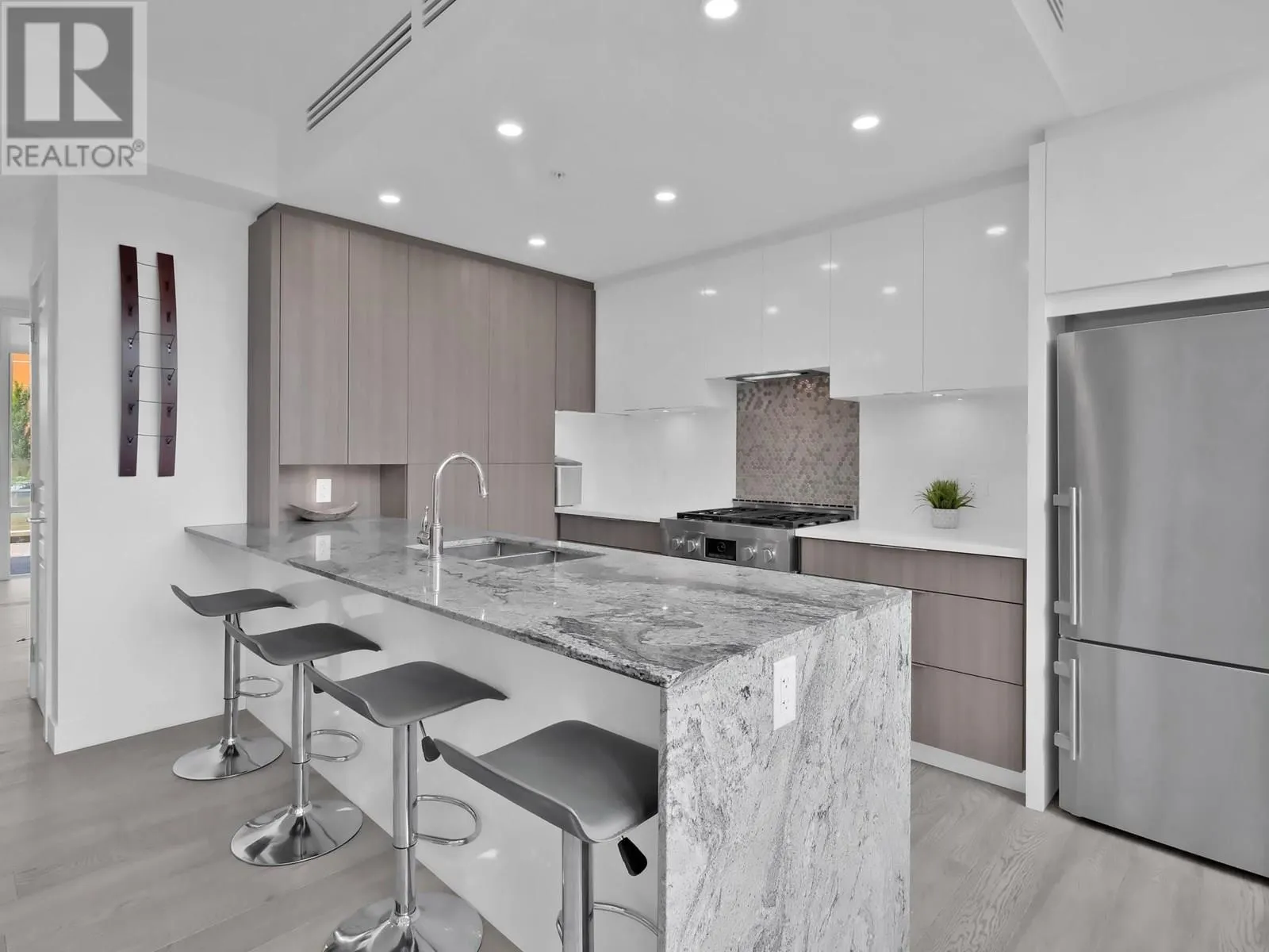 1151 Sunset Drive Unit# 106