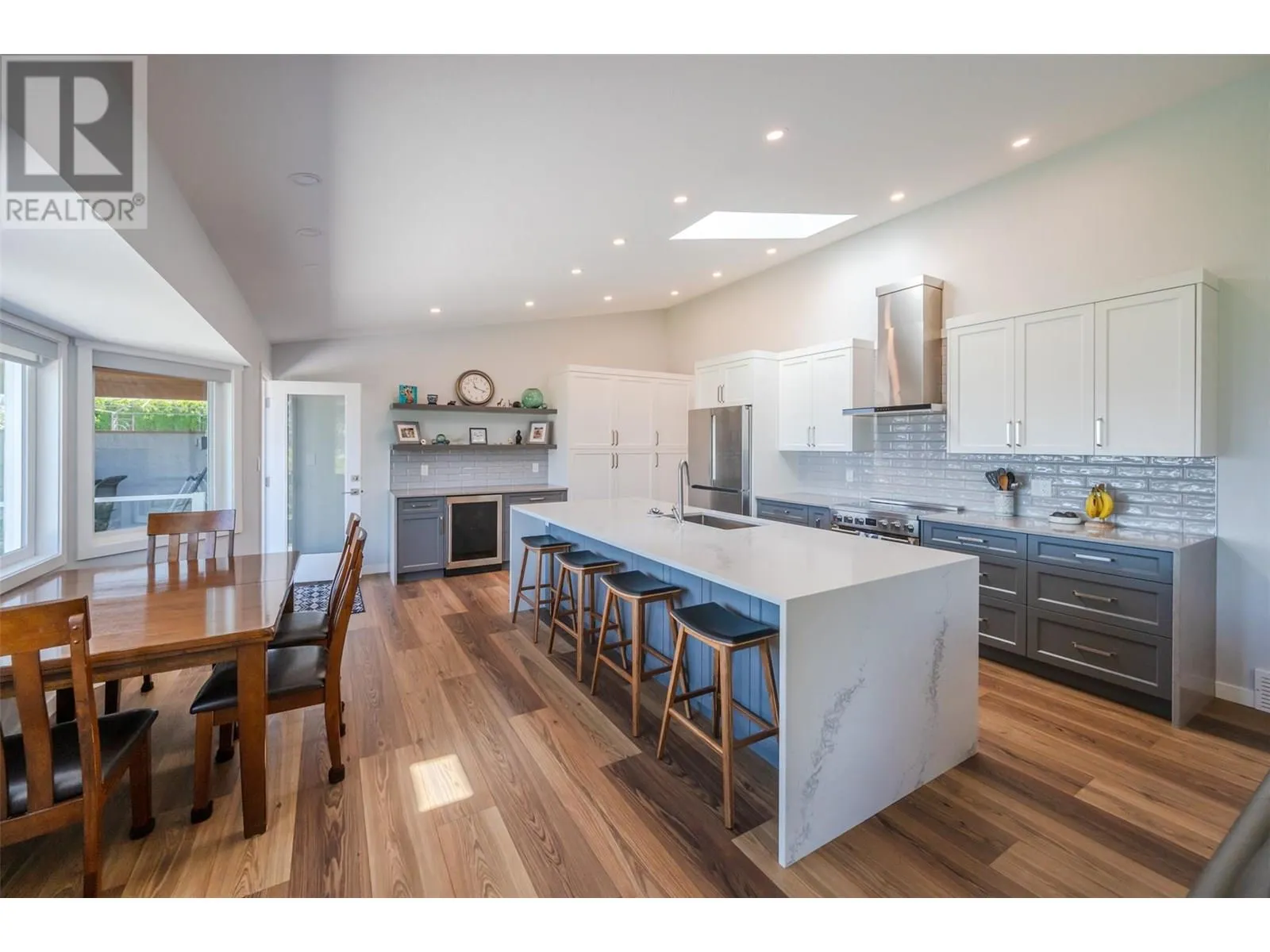 153 WESTVIEW Drive