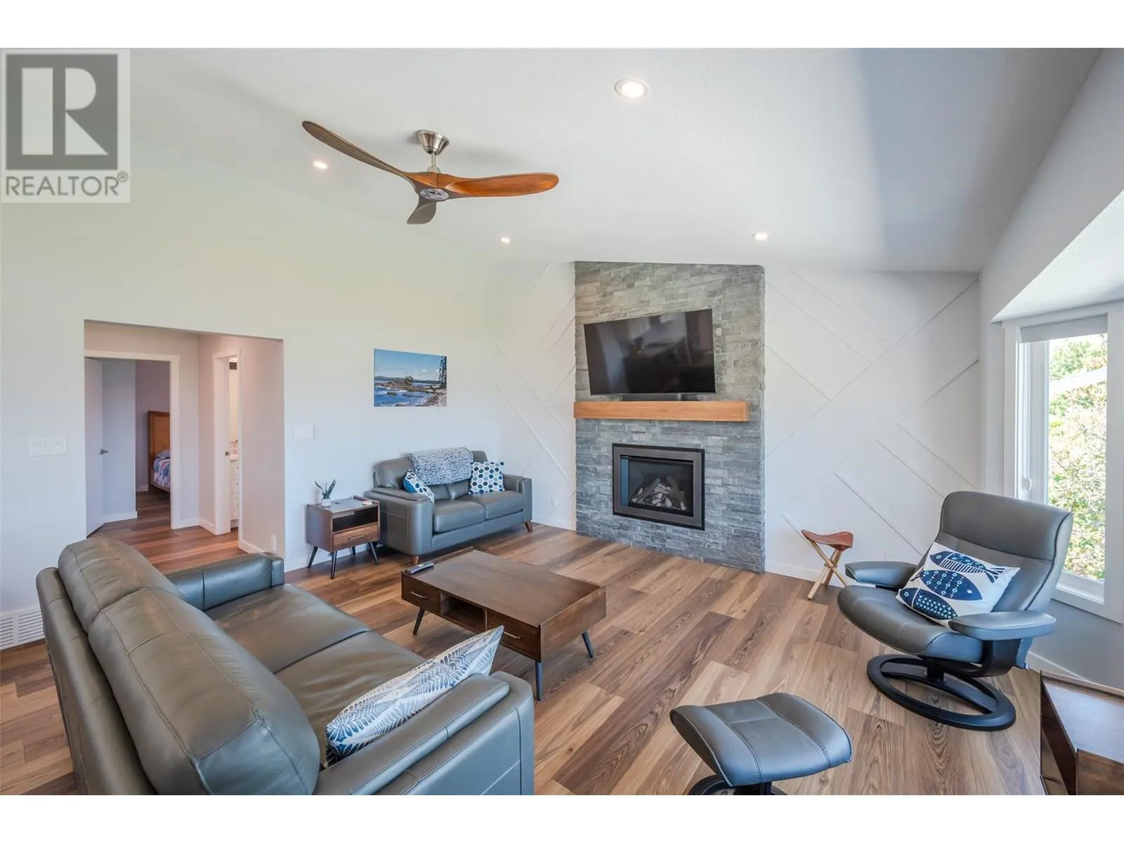 153 WESTVIEW Drive