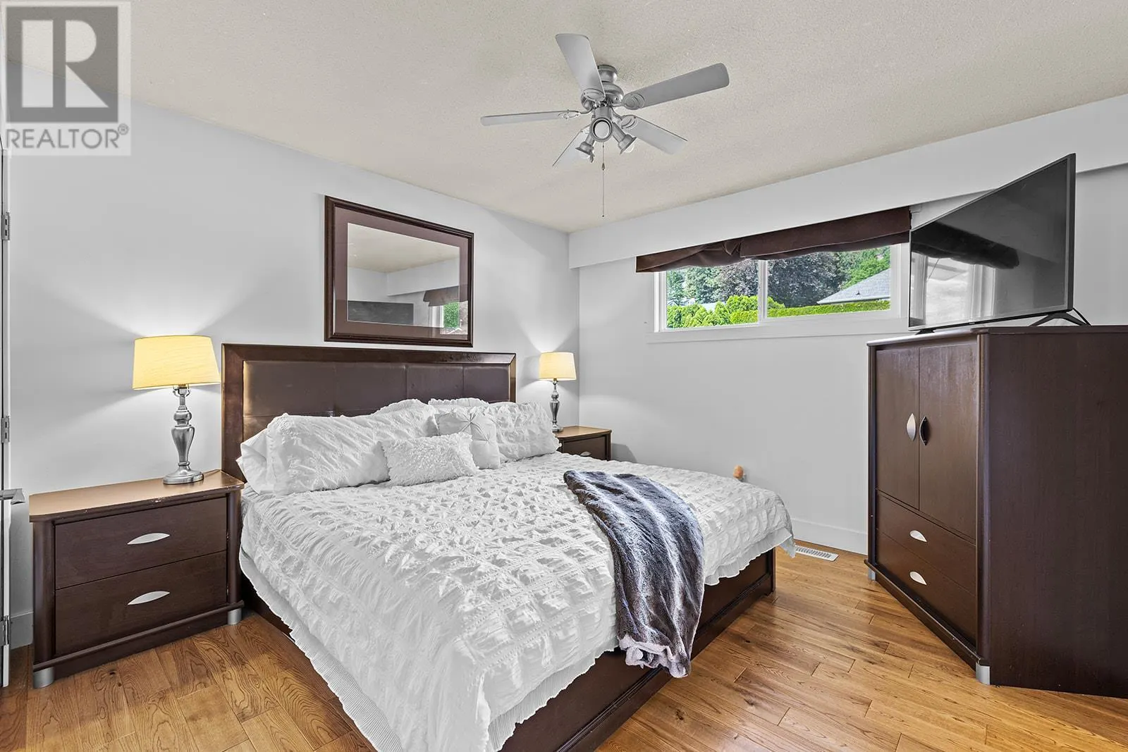 1341 Monterey Crescent