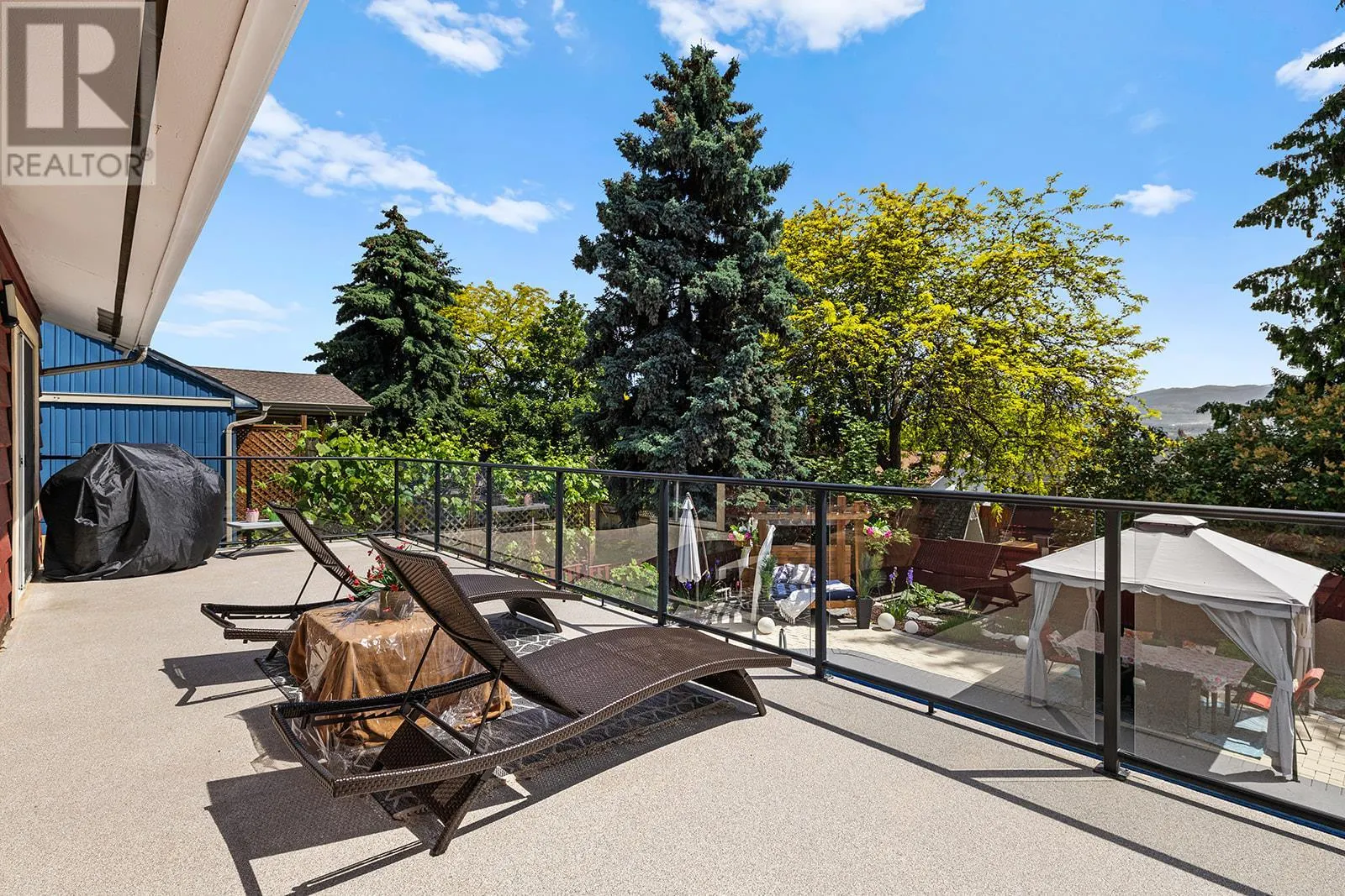 1341 Monterey Crescent