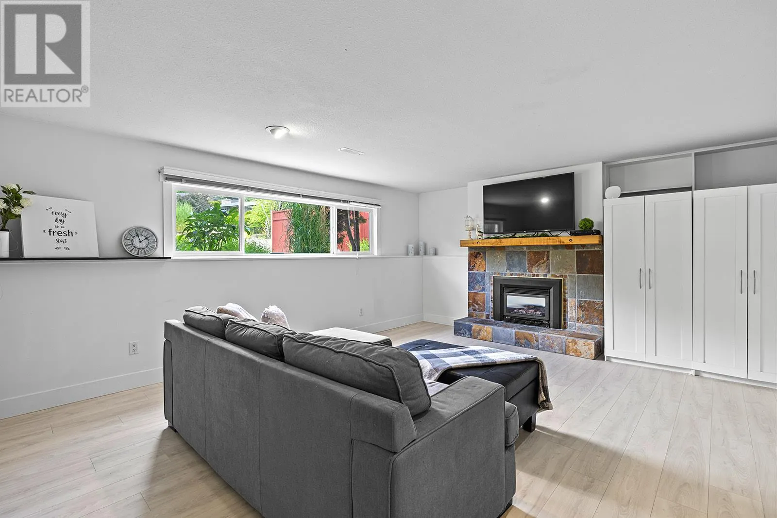 1341 Monterey Crescent