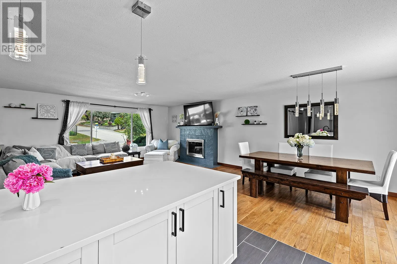 1341 Monterey Crescent