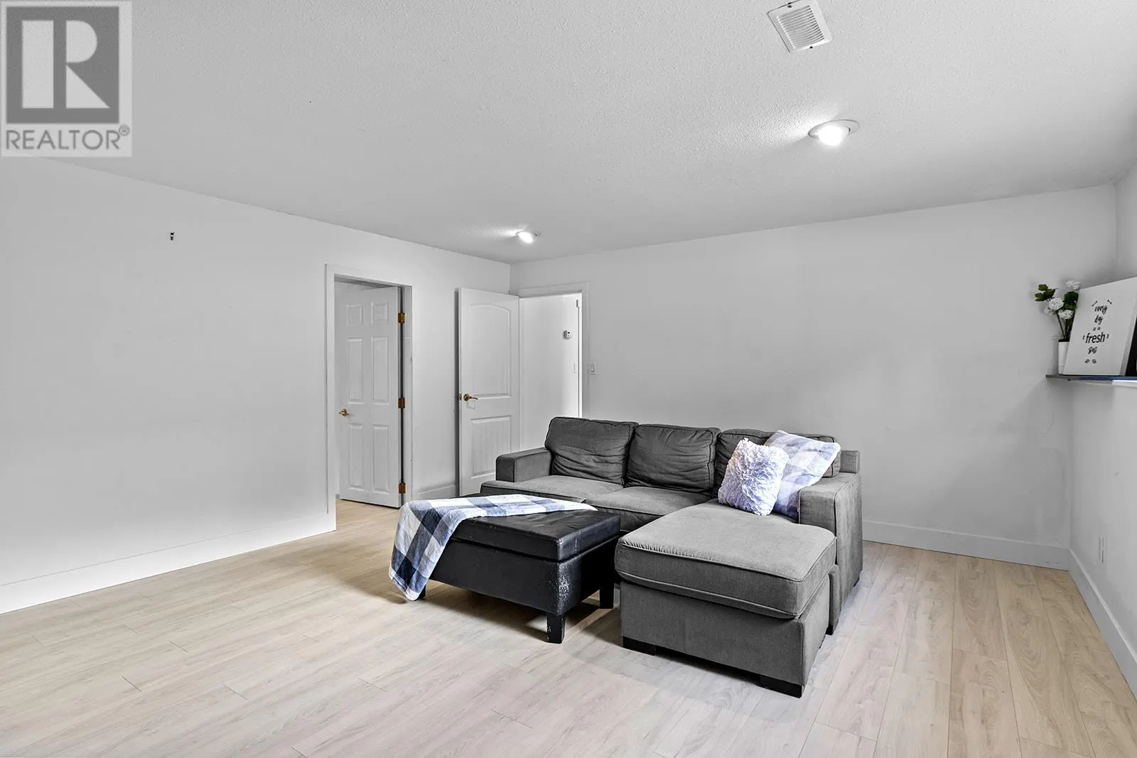 1341 Monterey Crescent